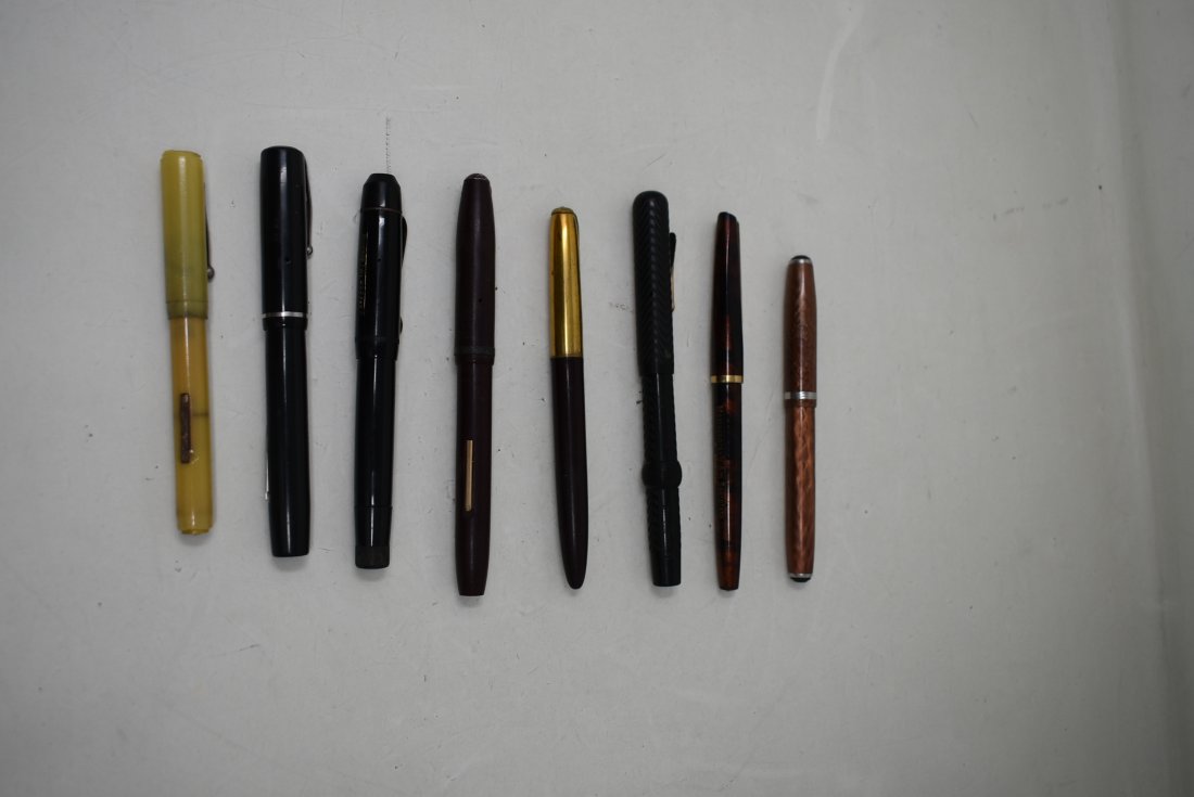 Group of 8 Vintage Fountain Pens: Lot of 8 Vintage Fountain Pens, as shown