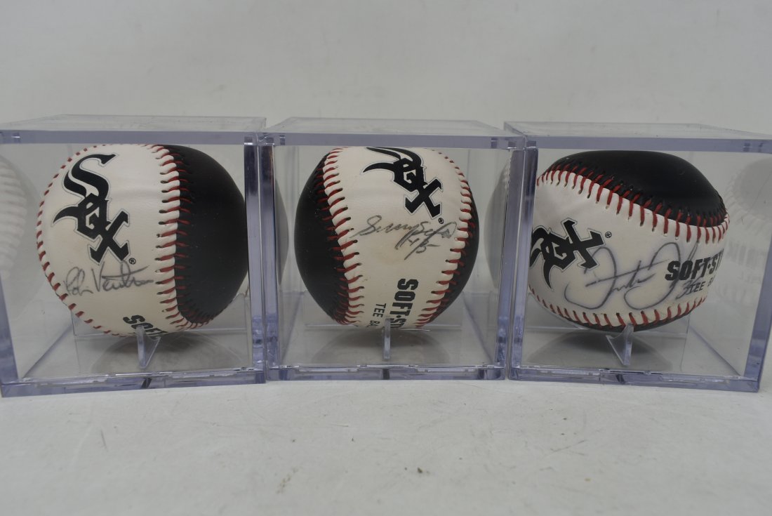 3 Signed Baseballs Frank Thomas, Sammy Sosa, Robin Ventura (1 of 2)