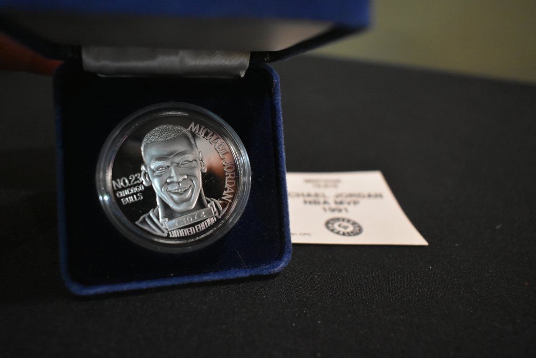 Highland Mint Michael Jordan MVP 1oz Silver Round w COA (1 of 2)