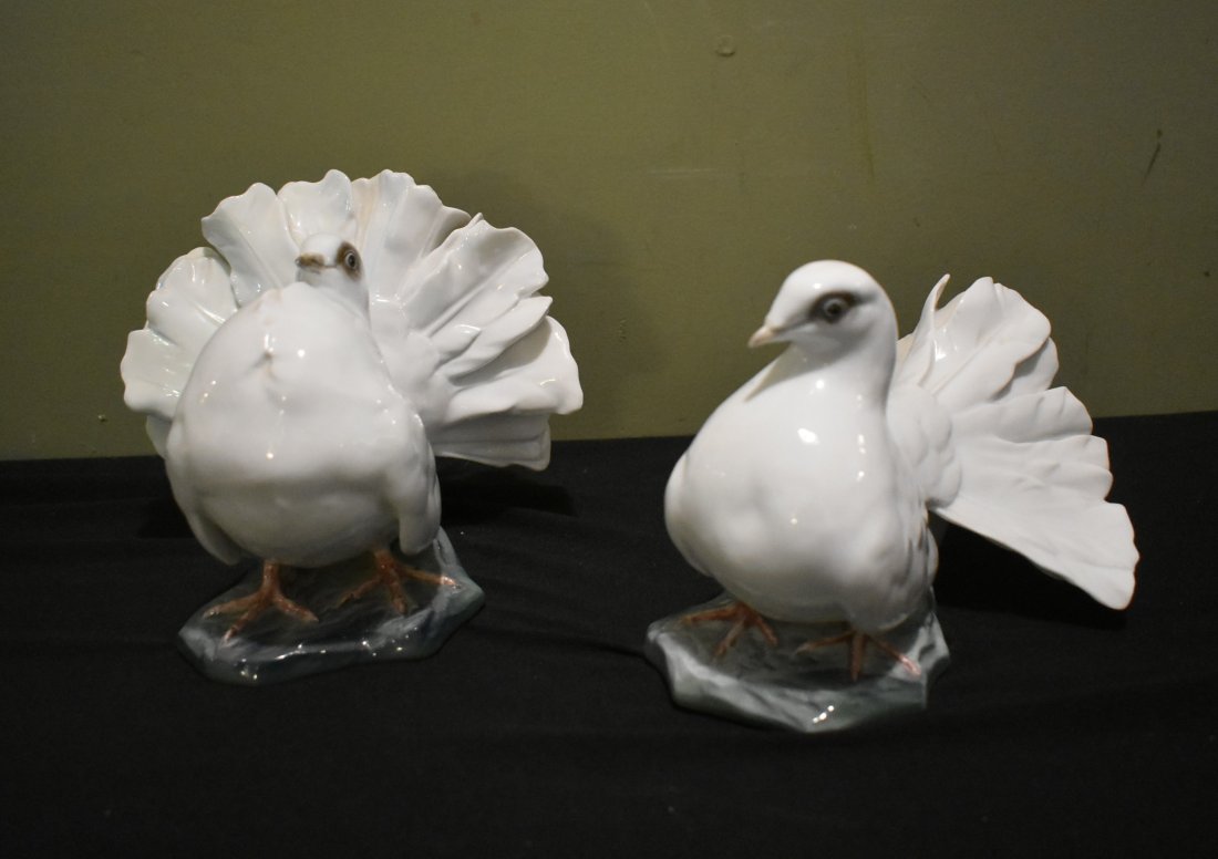 Pair of Rosenthal Porcelain Doves 7": 2 Rosenthal 7" Porcelain Doves. Nice condition, no damage