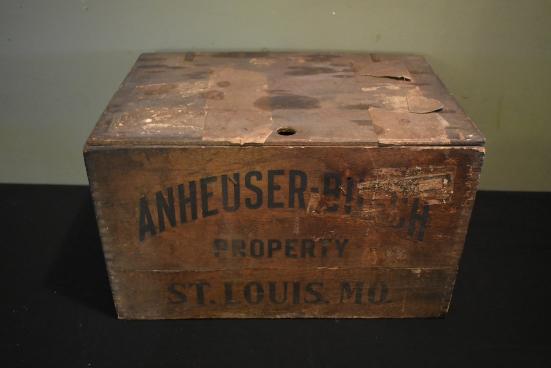 Vintage Anheuser-Busch Wood Beer Crate with Lid dated 1941 (1 of 5)