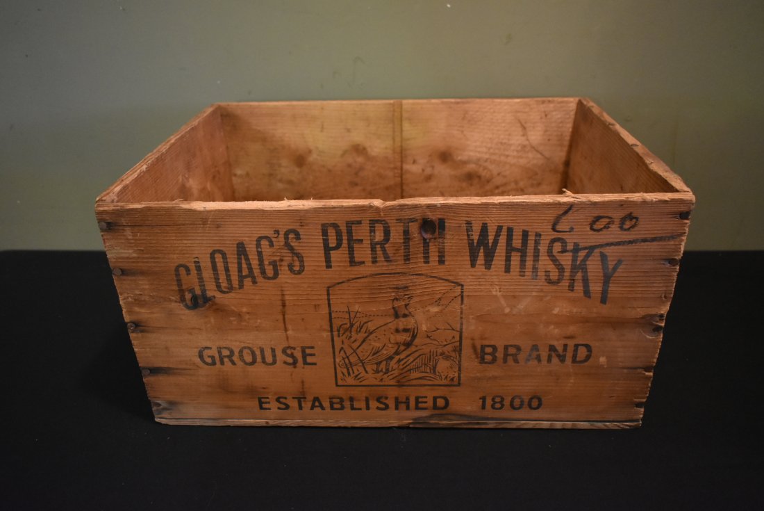 Gloag's Perth Whisky Wood Crate: Vintage Gloag's Perth Whisky Wood Cratelight weight crate for displaying, print looks good