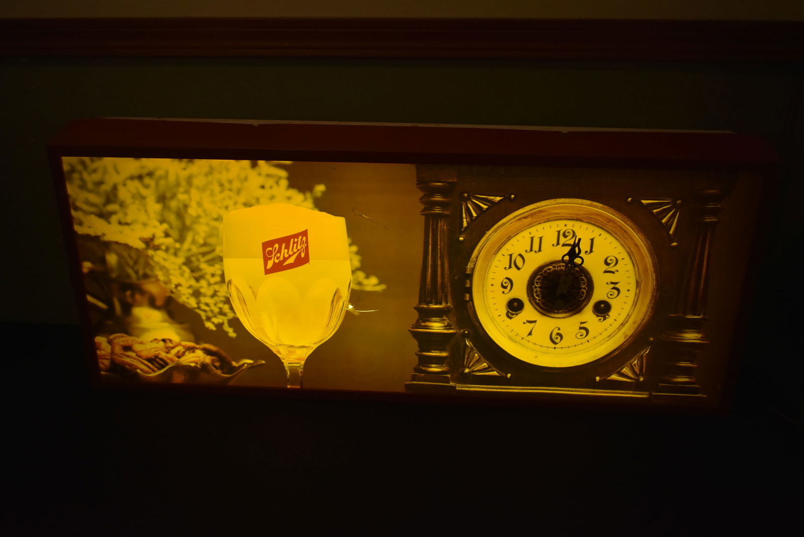 1976 Large Schlitz Beer Light Sign Clock (1 of 8)