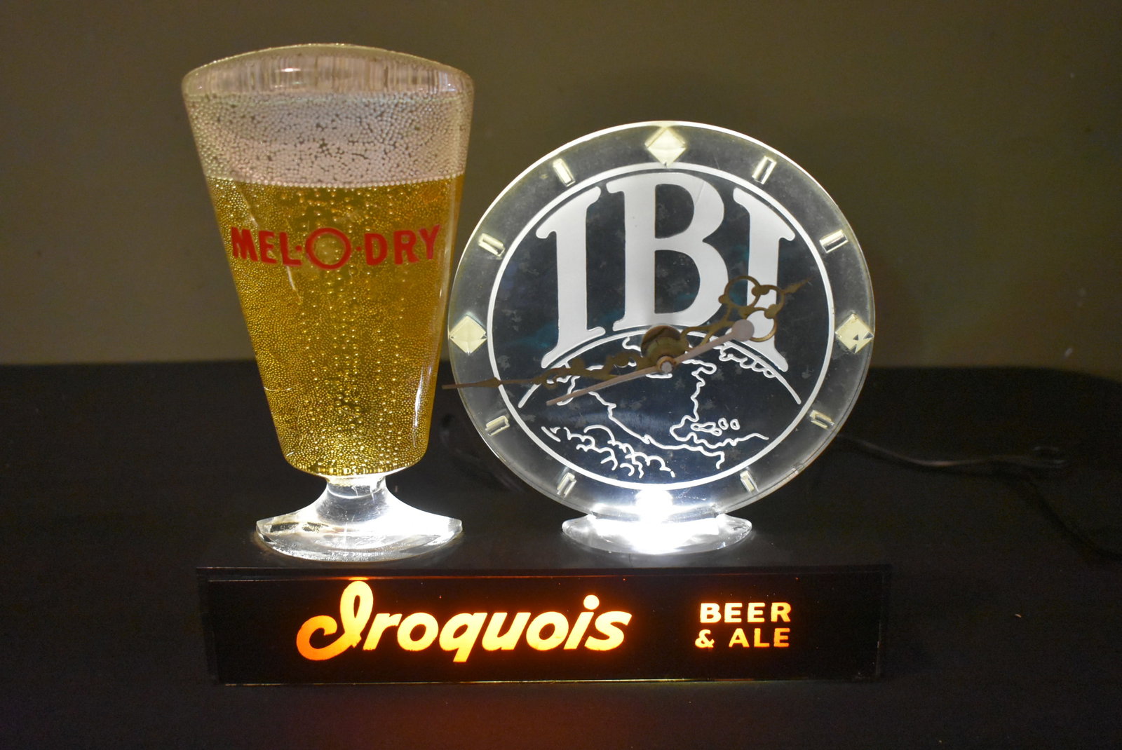 Vintage Iroquois Beer IBI Back Bar Light Sign Clock NICE (1 of 5)