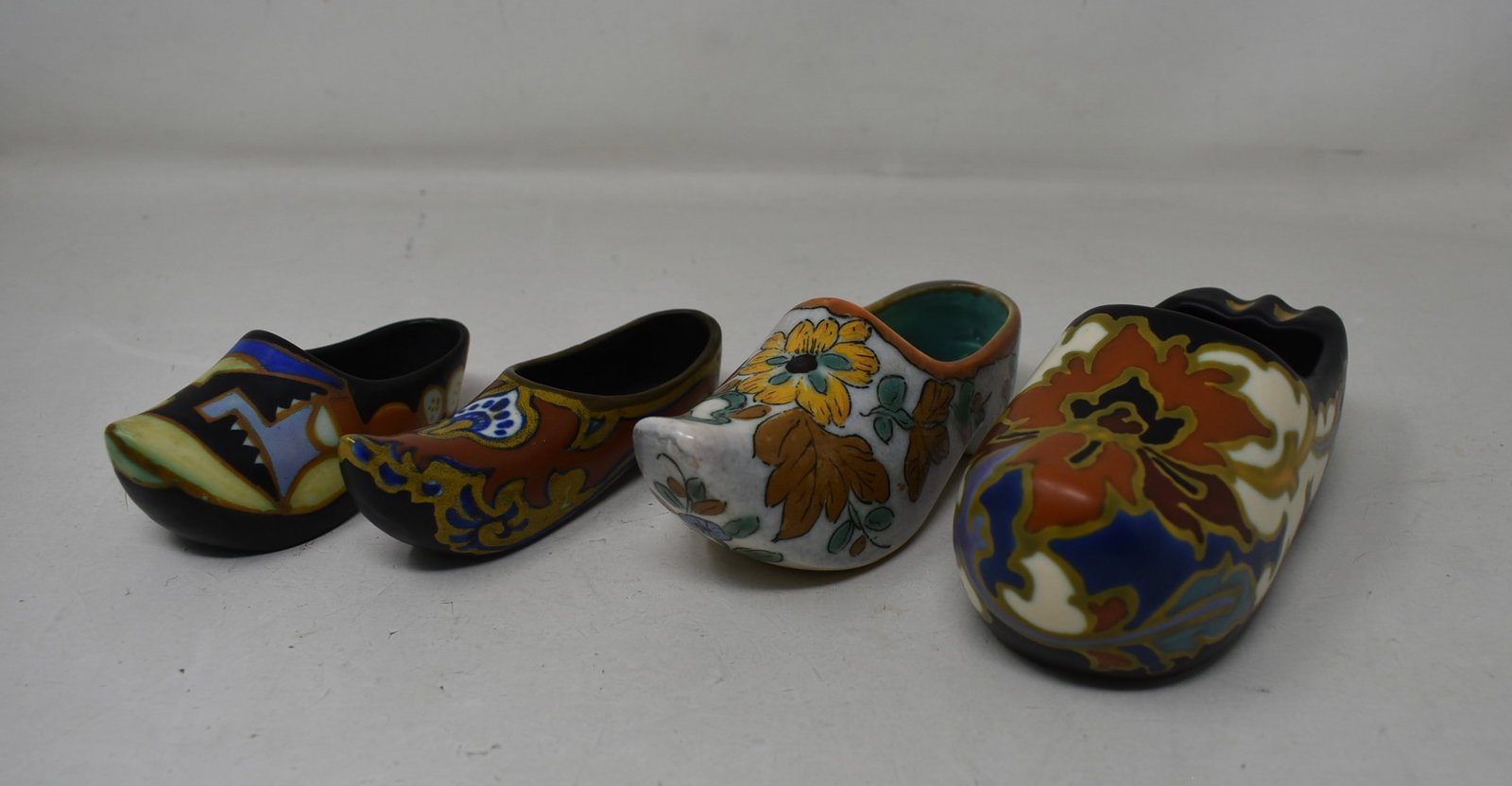 4 Gouda Pottery Shoes: 4 Gouda Pottery Shoes, in nice condition.
