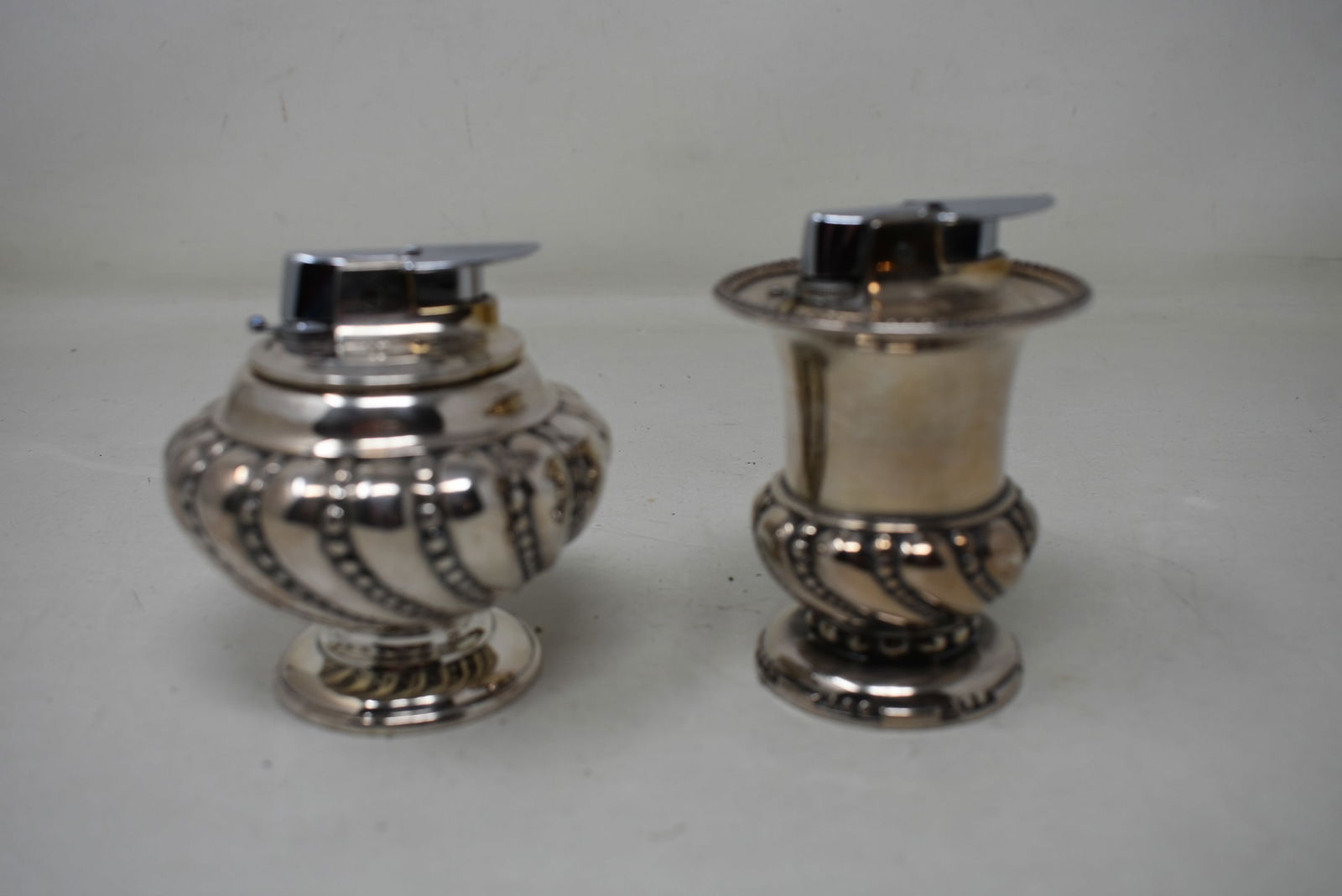 2 Vintage Ronson Table Top Lighters (1 of 3)