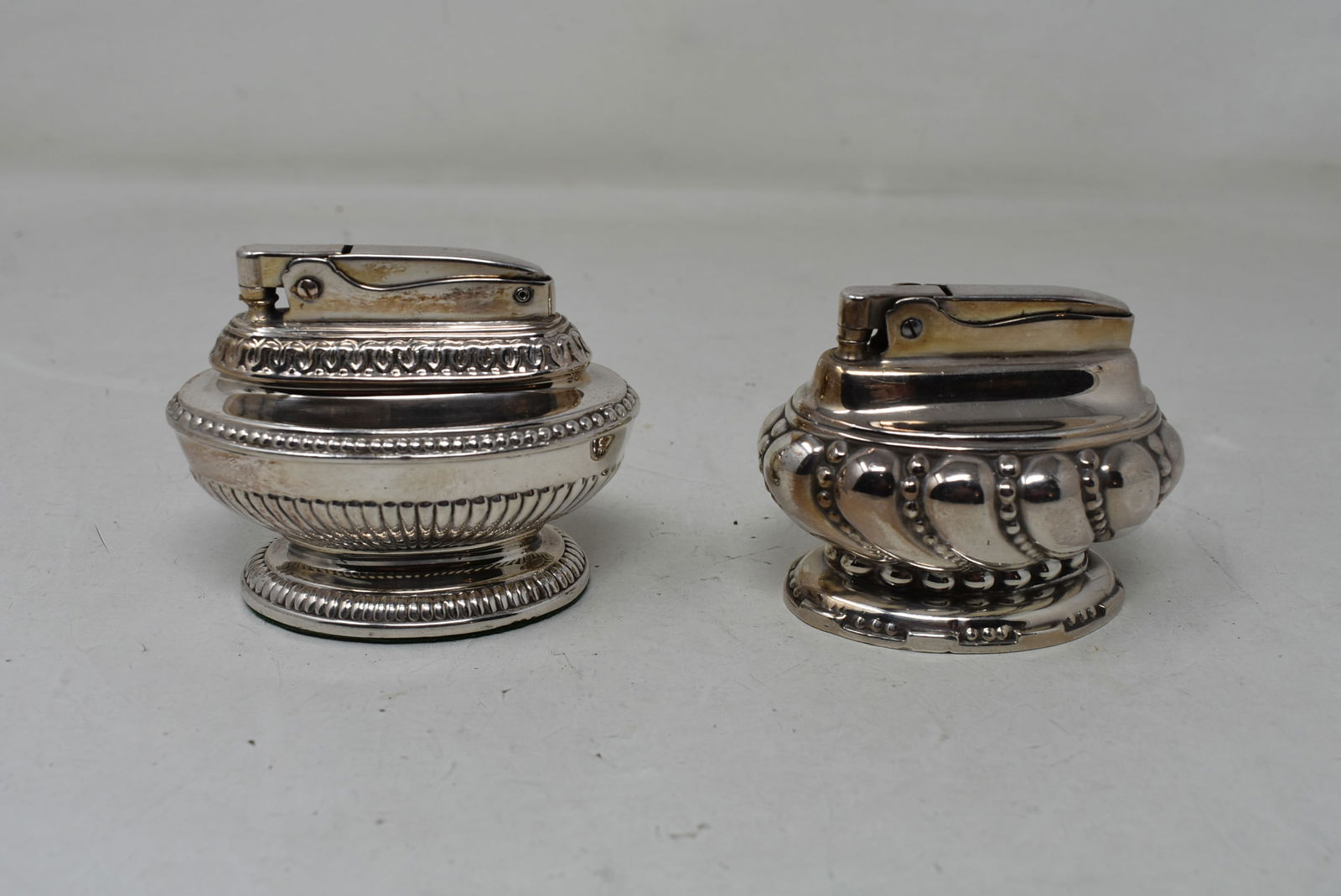 2 Vintage Ronson Table Top Lighters (1 of 3)