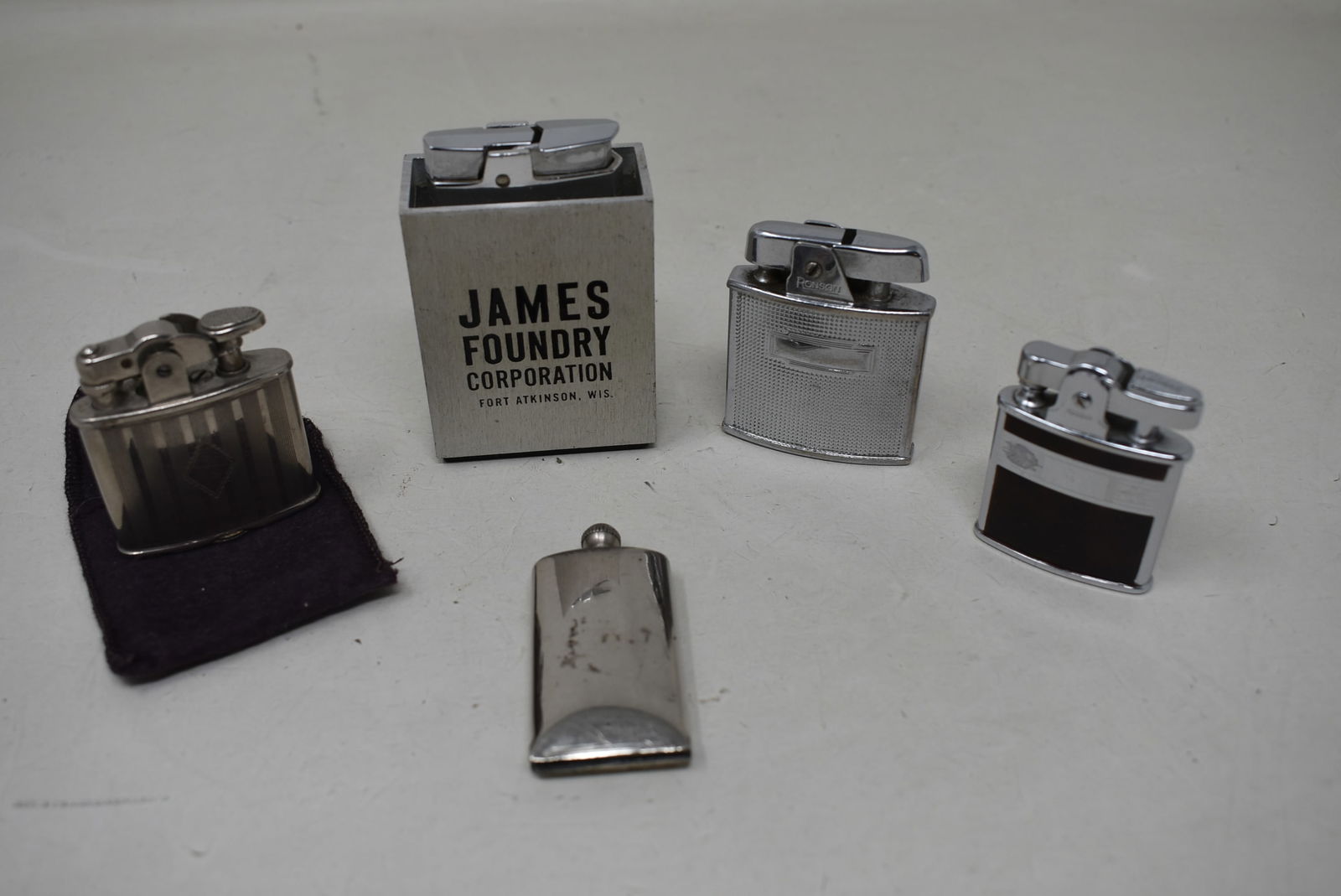 5 Vintage Ronson Lighters (1 of 4)