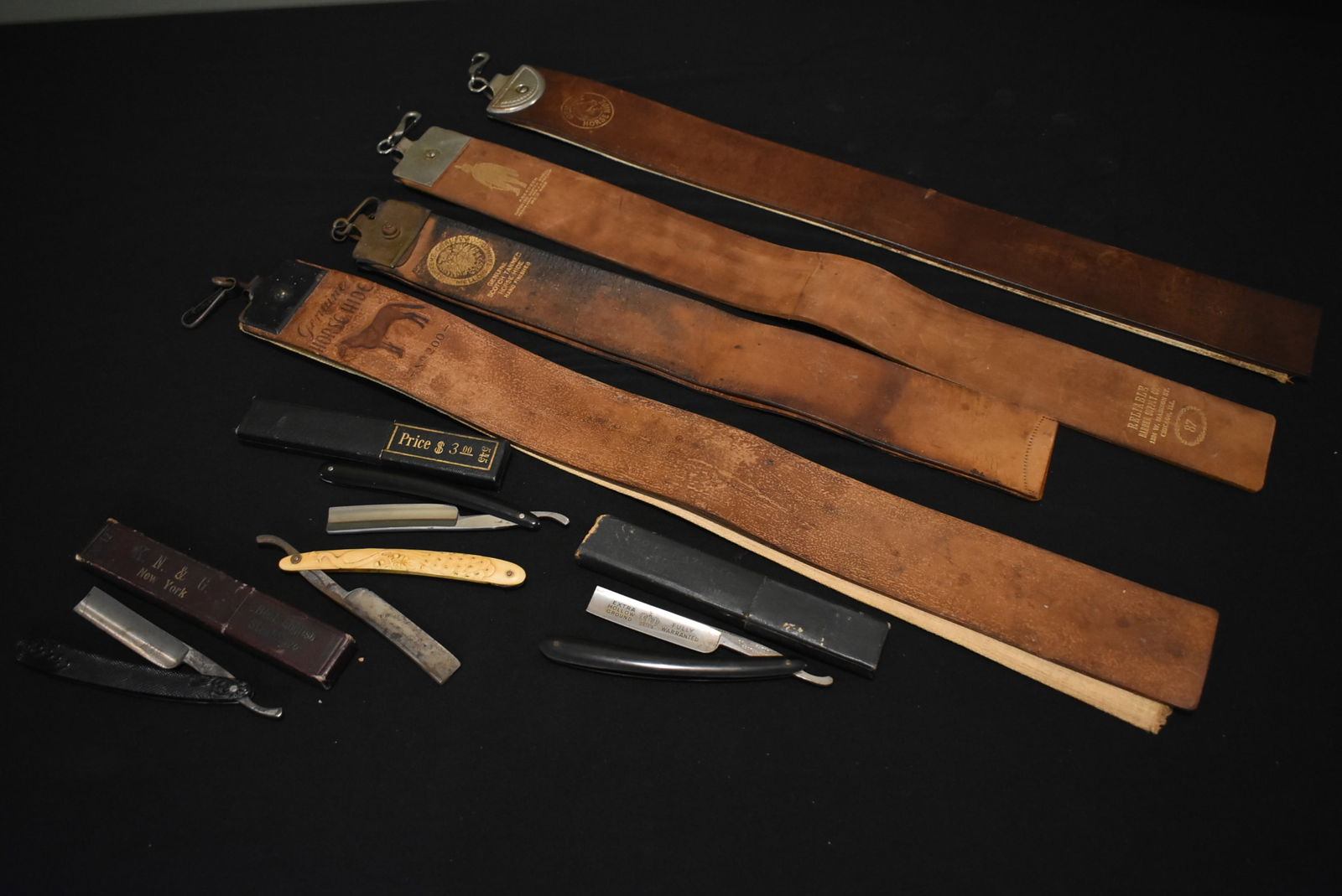 4 Vintage Straight Razors & 4 Leather Razor Straps (1 of 7)