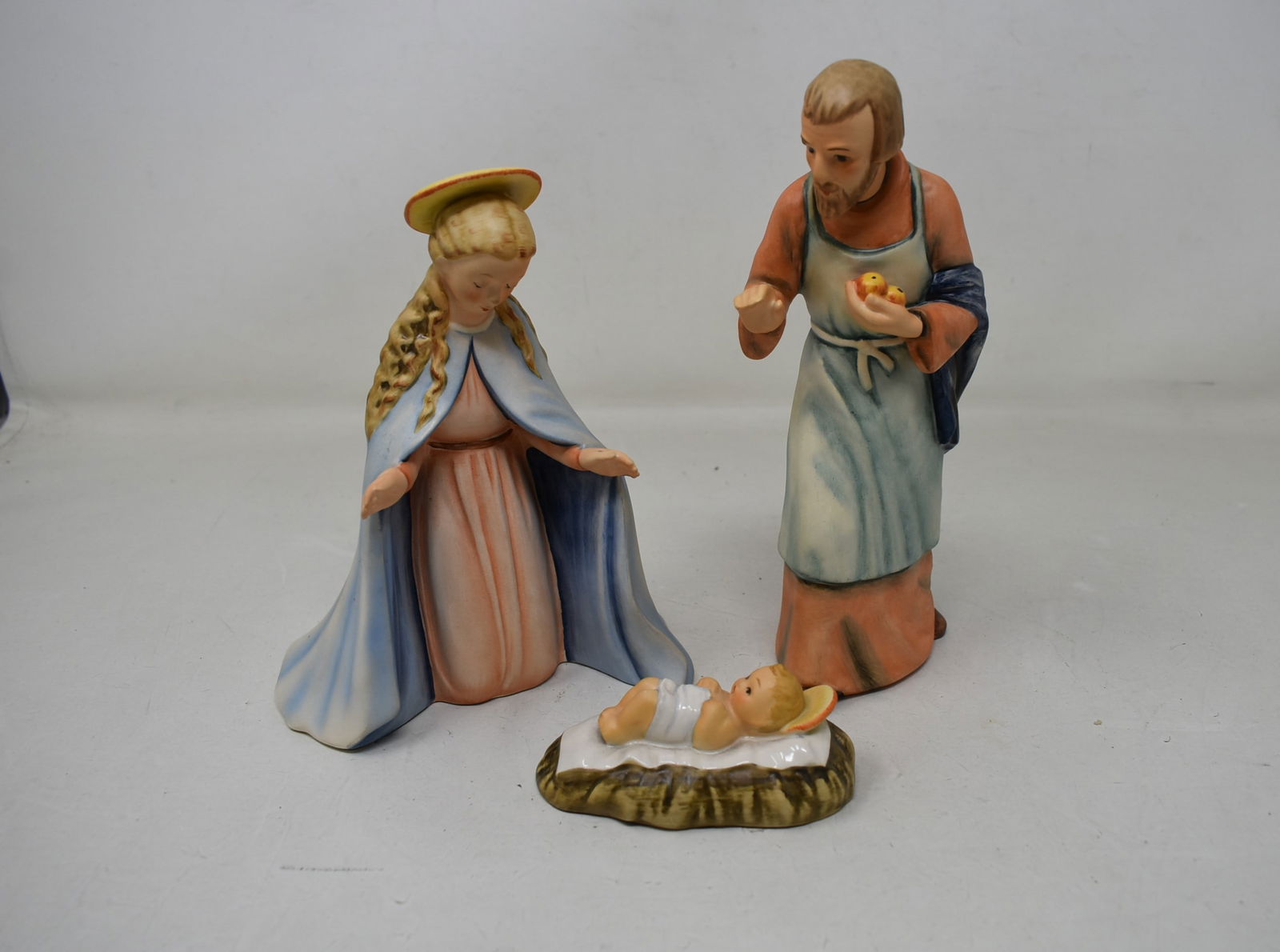 Hummel Nativity Joseph, Mary & Jesus Figures 7" (1 of 4)