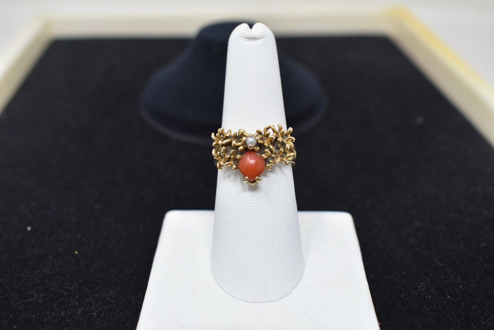 14K Gold, Coral & Seed Pearl Ring Sz 7.25: 14K Yellow Gold, Coral and Seed Pearl Ring, size 7.25. 6.1 grams and in nice condition.