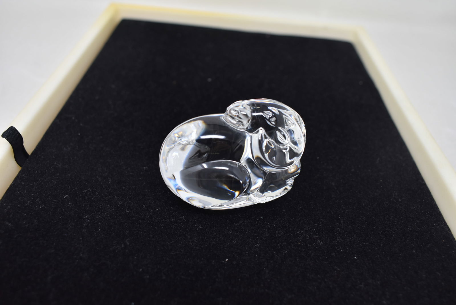 Stuben Glass Ram Paperweight: Stuben Glass Ram Paperweight, 2.5" and signed. In nice condition.