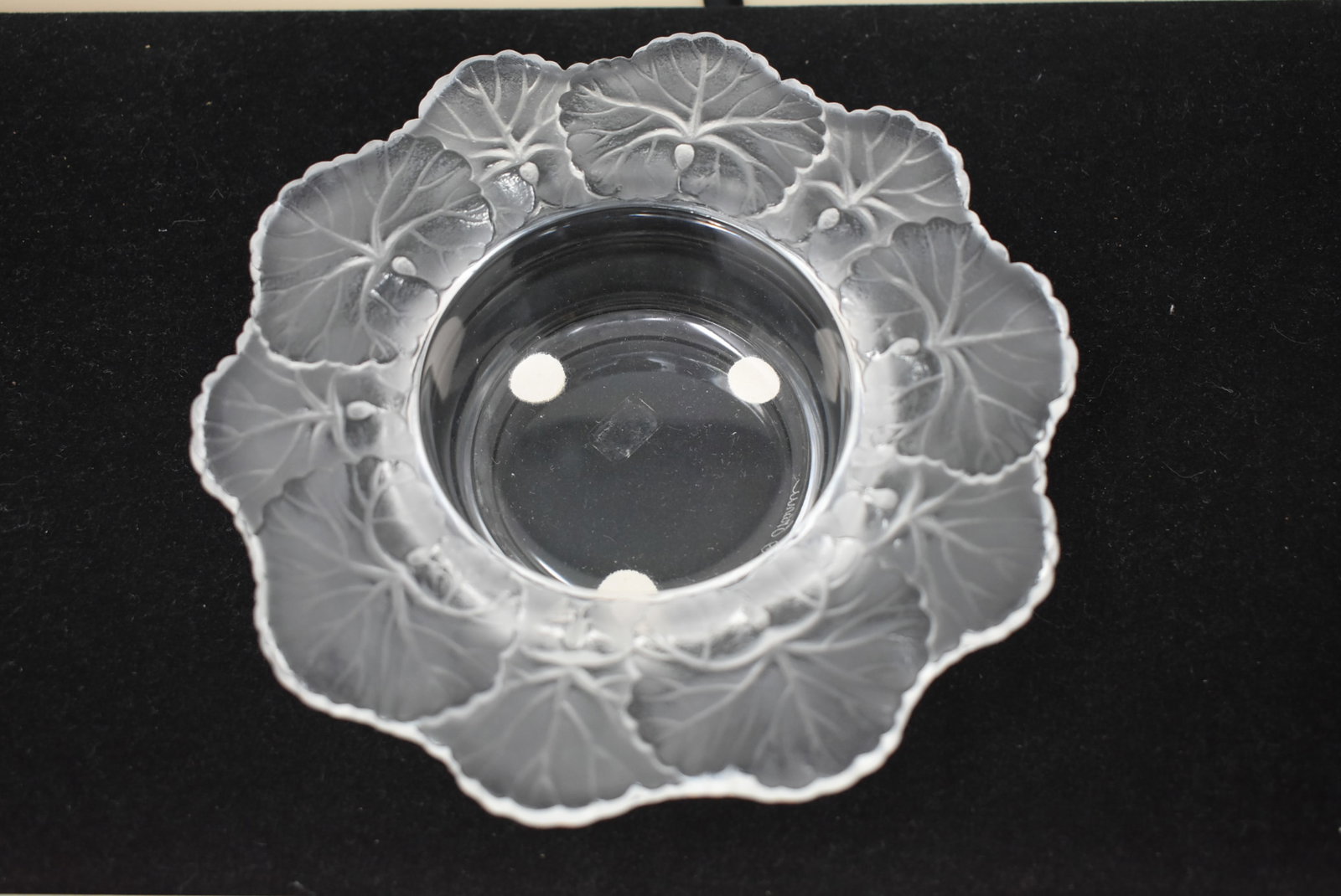 Lalique France Crystal Honfleur 6" Bowl: Lalique France 6" Crystal Honfleur Bowl, in nice condition.