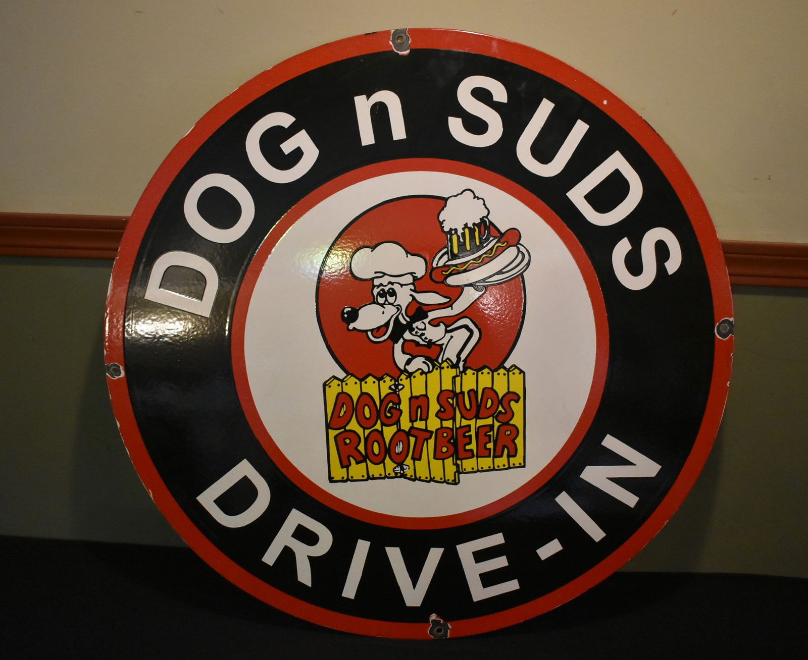 RARE 30" Porcelain Dog n Suds Drive In-Sign: RARE Porcelain 30" diameter Dog n Suds Drive-In Sign. It comes in nice condition, wear around the holes.