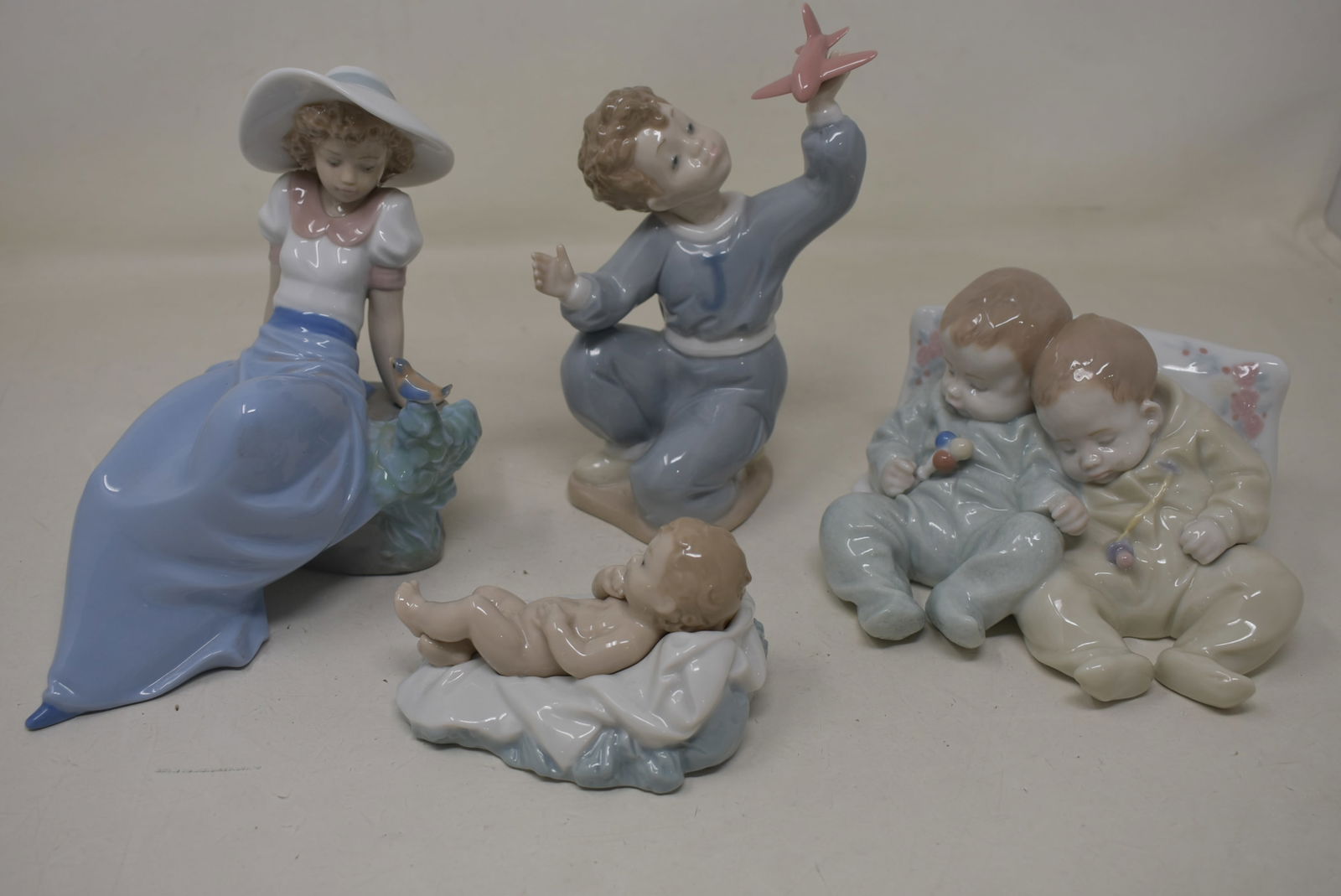 Lot of 4 Lladro & Nao Porcelain Figures (1 of 3)