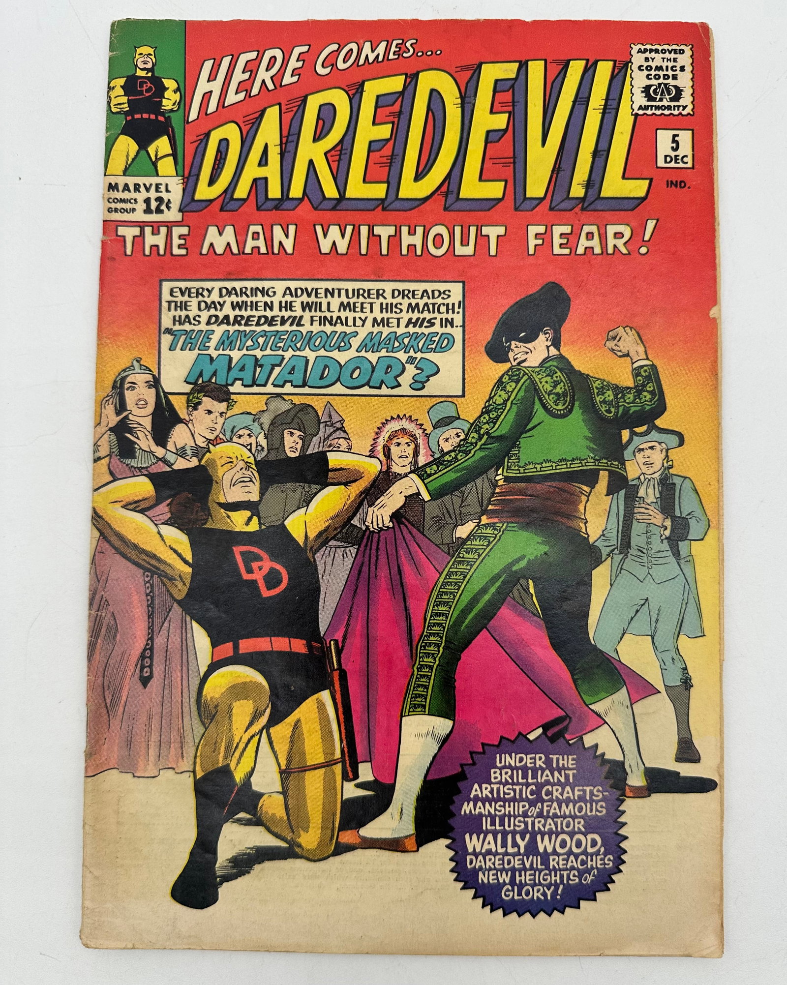 Daredevil #5 1st Appearance of the Matador Emblem Redesign: Daredevil #5 1st Appearance of the Matador Emblem Redesign -- please see photos for conditions - staples are getting loose