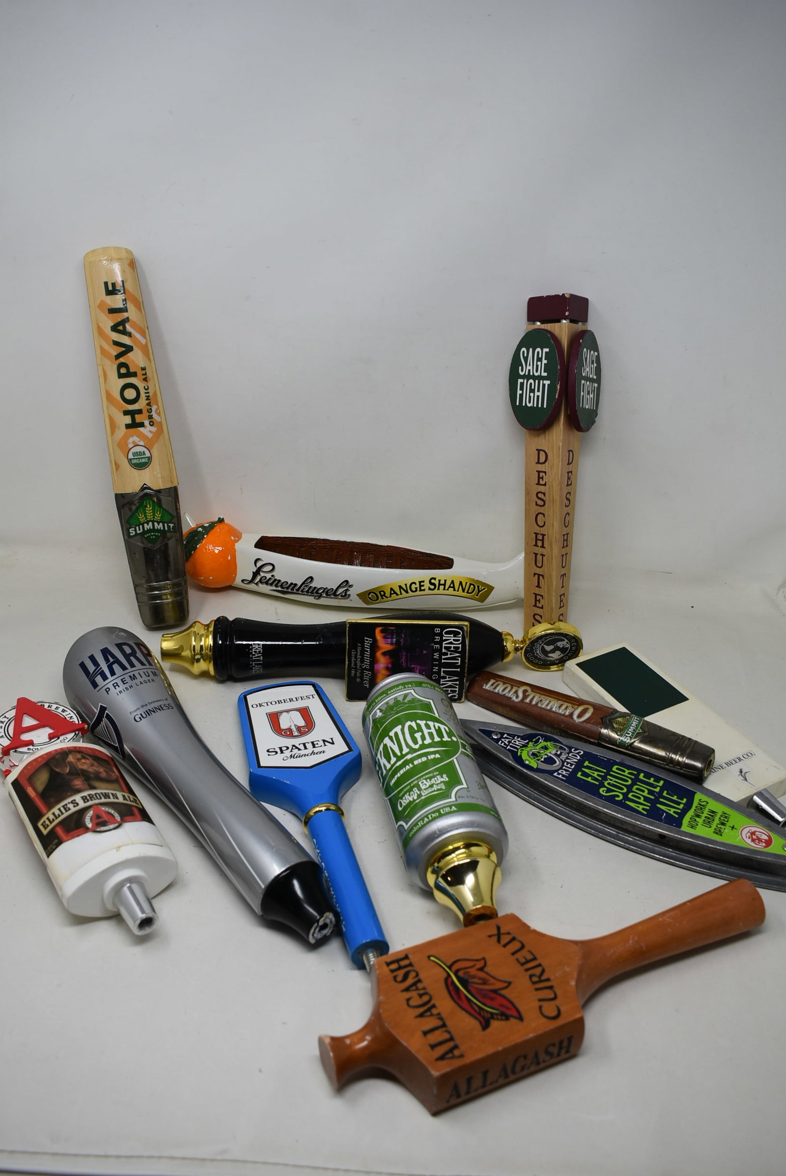 Lot of 12 Beer Tapper Handles Tap Knobs (1 of 4)