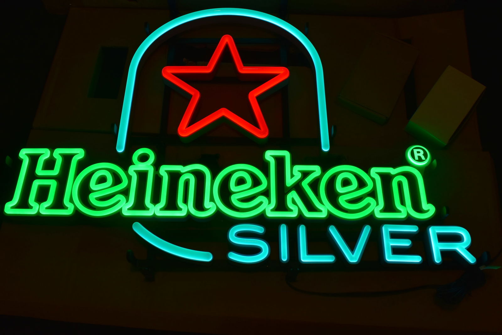 Heineken Silver Beer LED Sign Bar Light NEW IN BOX (1 of 5)