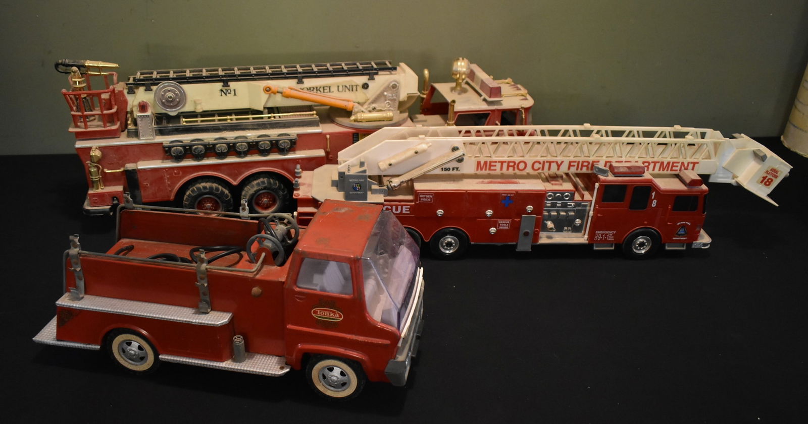 Lot of 3 Vintage Fire Trucks (1 of 7)