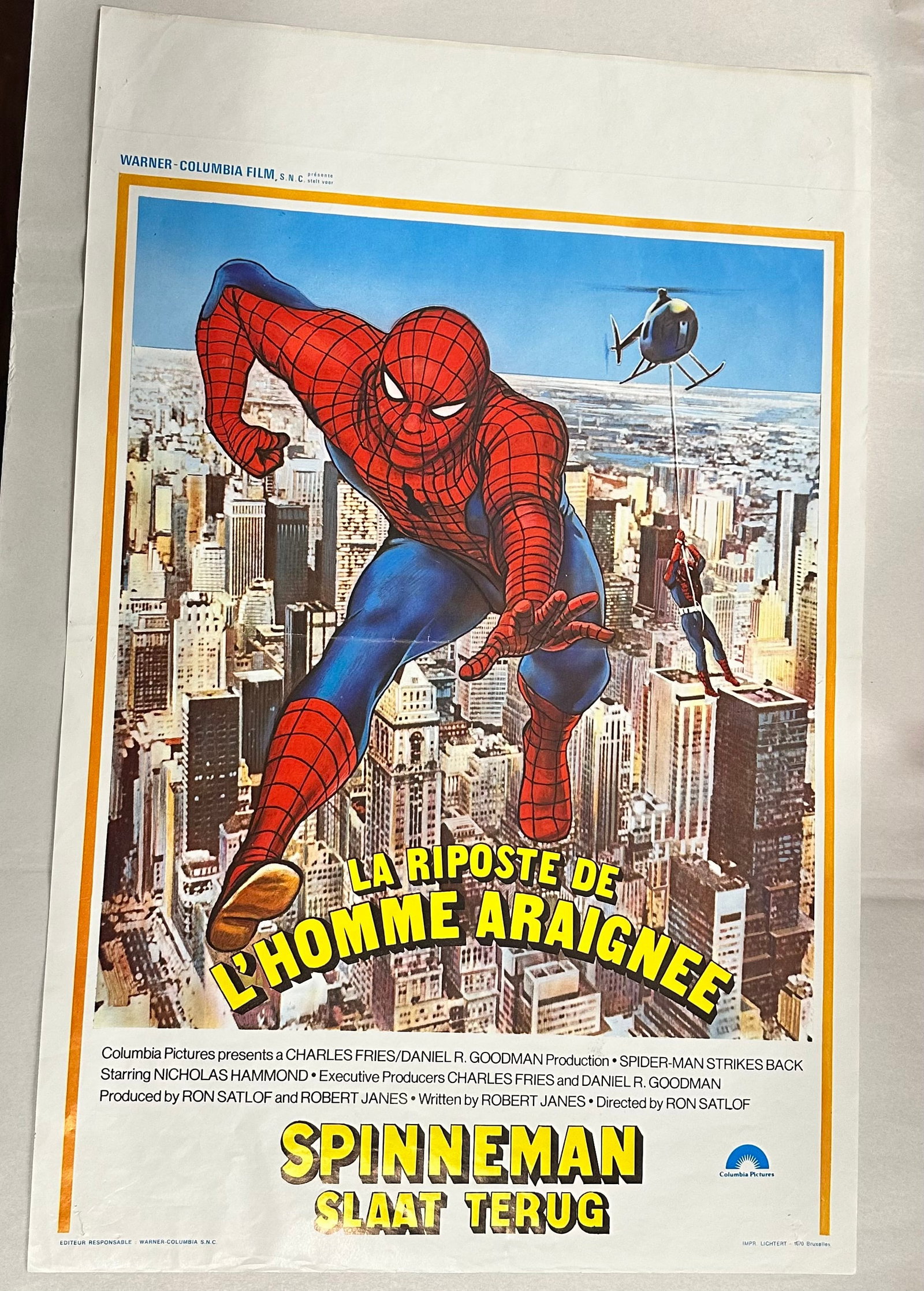 1978 Spider-man Strikes Back French Foreign Movie Poster Spinneman Slaat Terug: Poster has Notable Folds and staple marks - poster size is 14" x 21"