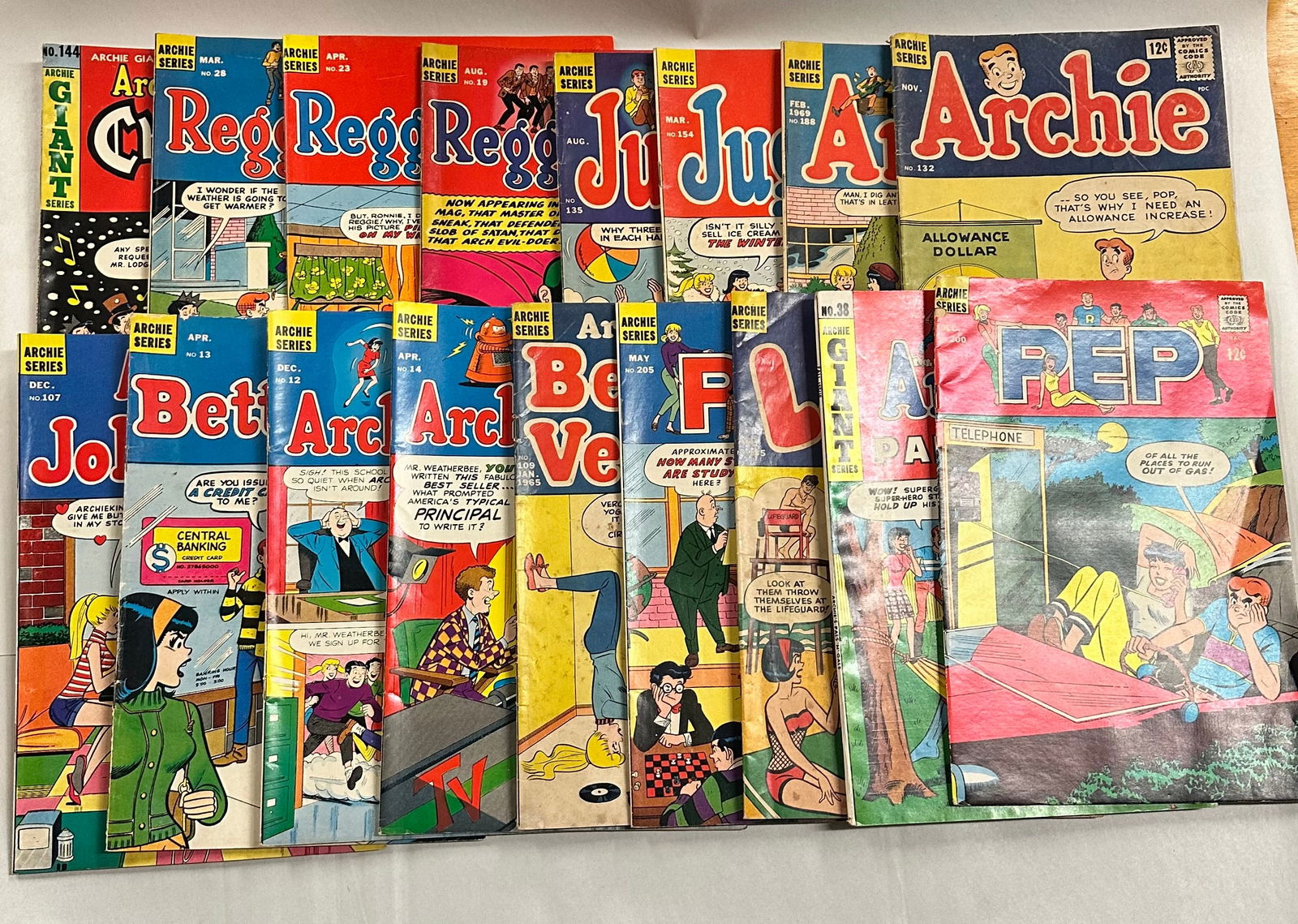 Lot of 17 Archie Comics 1960's Pep Laugh Betty & Veronica etc. (1 of 4)