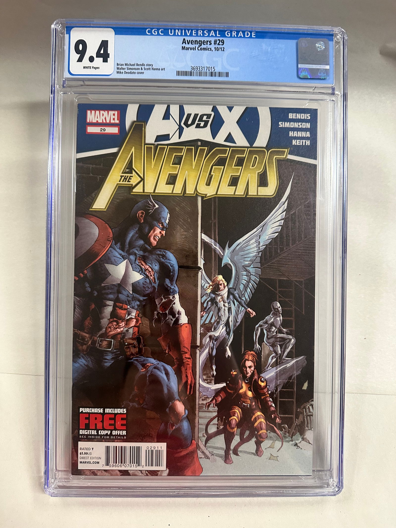 Avengers #29 (2012) Graded CGC 9.4 (1 of 2)