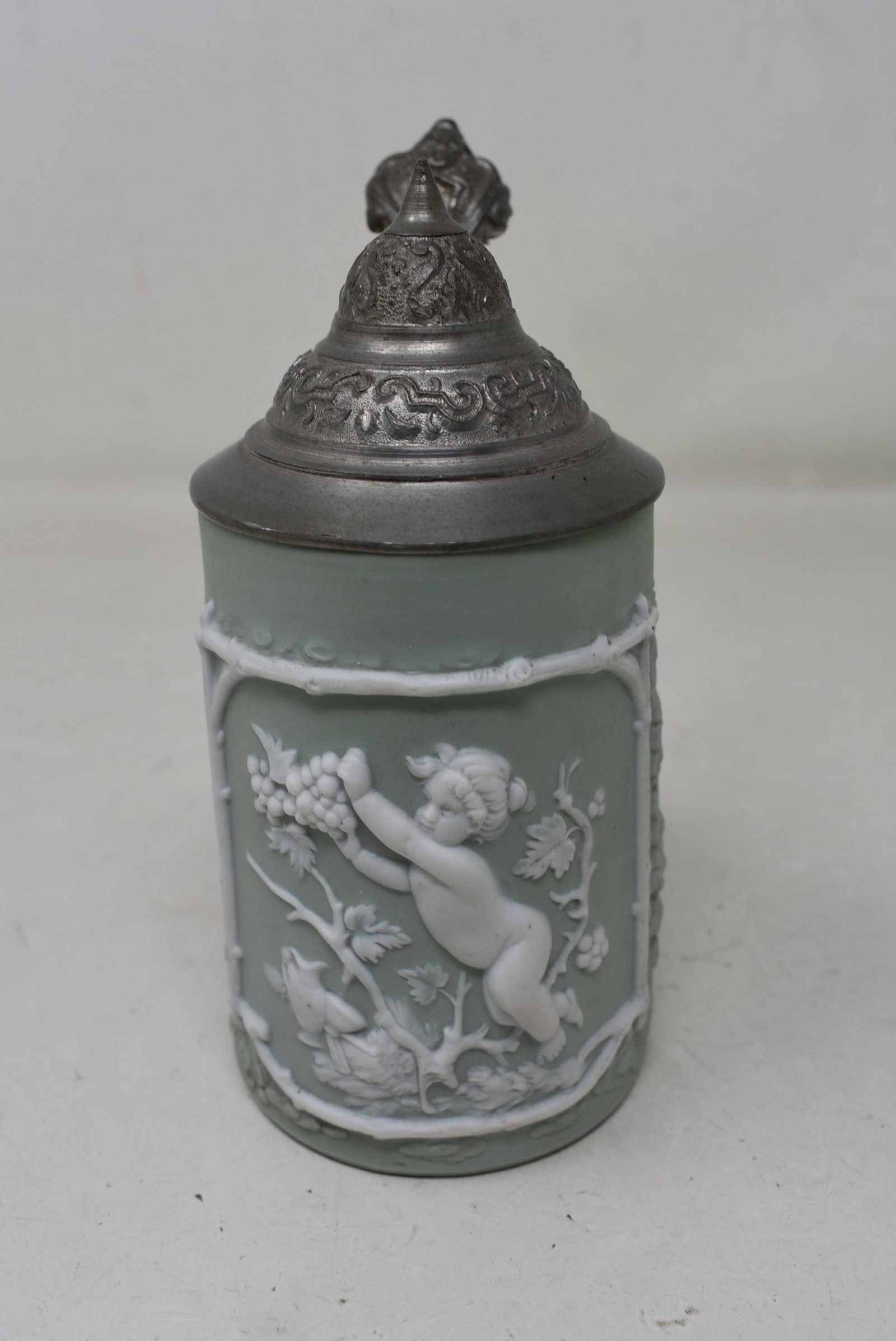 1/4 Liter Cameo Relief Beer Stein (1 of 6)