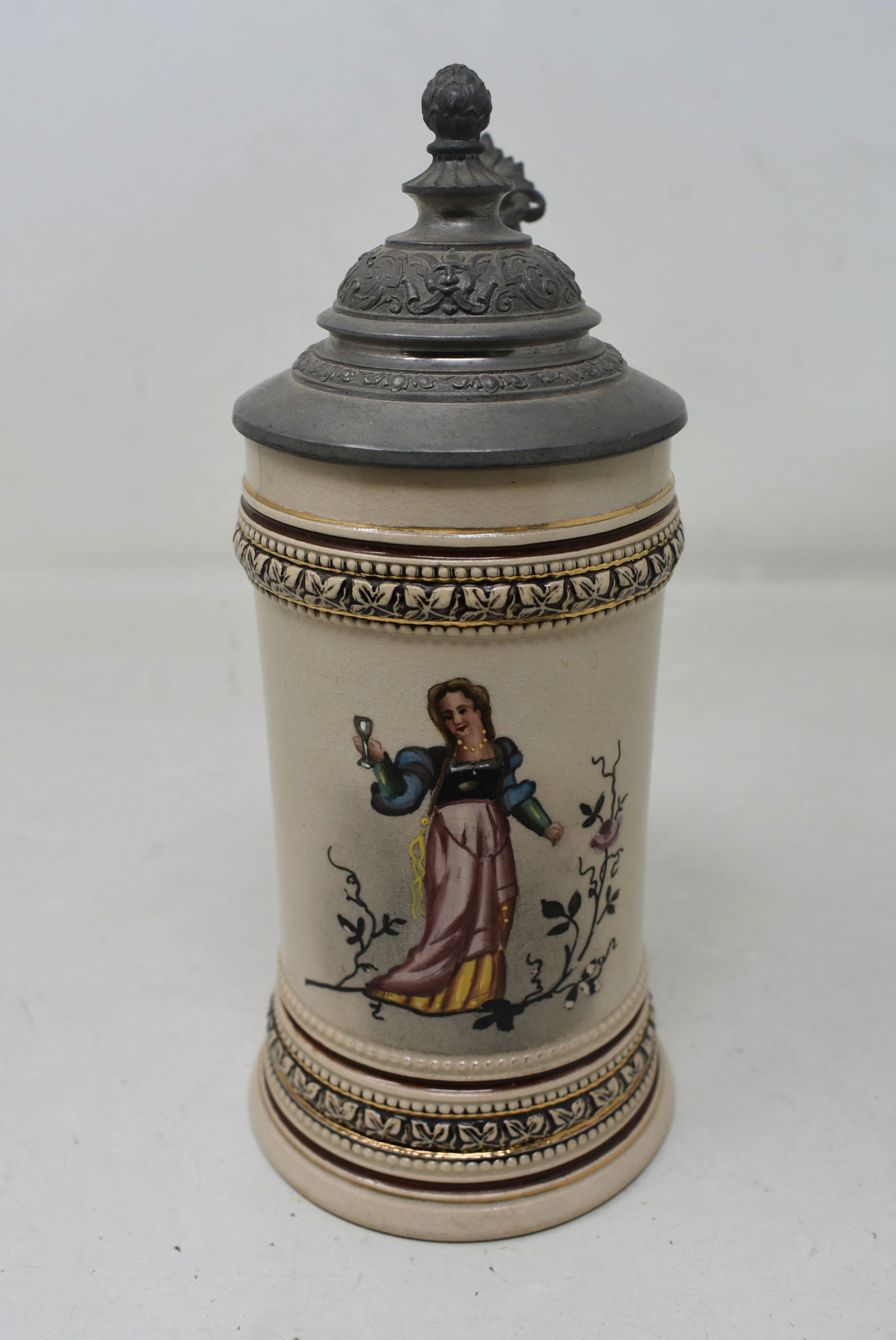 1/4 Merkelbach & Wick Beer Stein Woman Toasting #1166: Merkelbach & Wick 1/4 Beer Stein with Pewter Lid. Nice condition. woman toasting transfer scene, number 1166