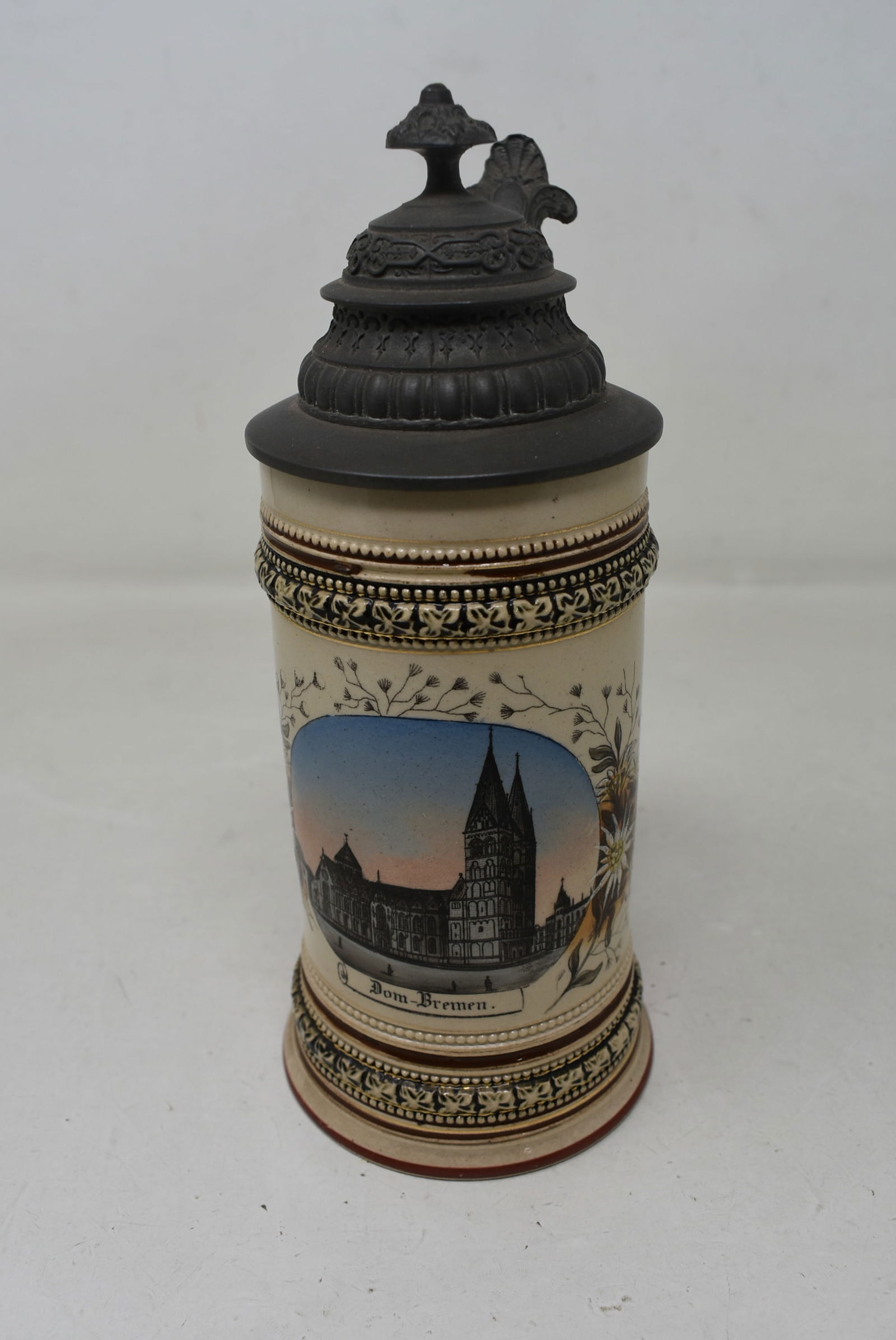 .3 Liter Merkelbach & Wick Lidded Pottery Beer Stein Dom Bremen with Pewter Lid: .3 liter, 3/10 liter Merkelbach & Wick Dom Bremen Beer Stein with Pewter Lid. In nice condition.