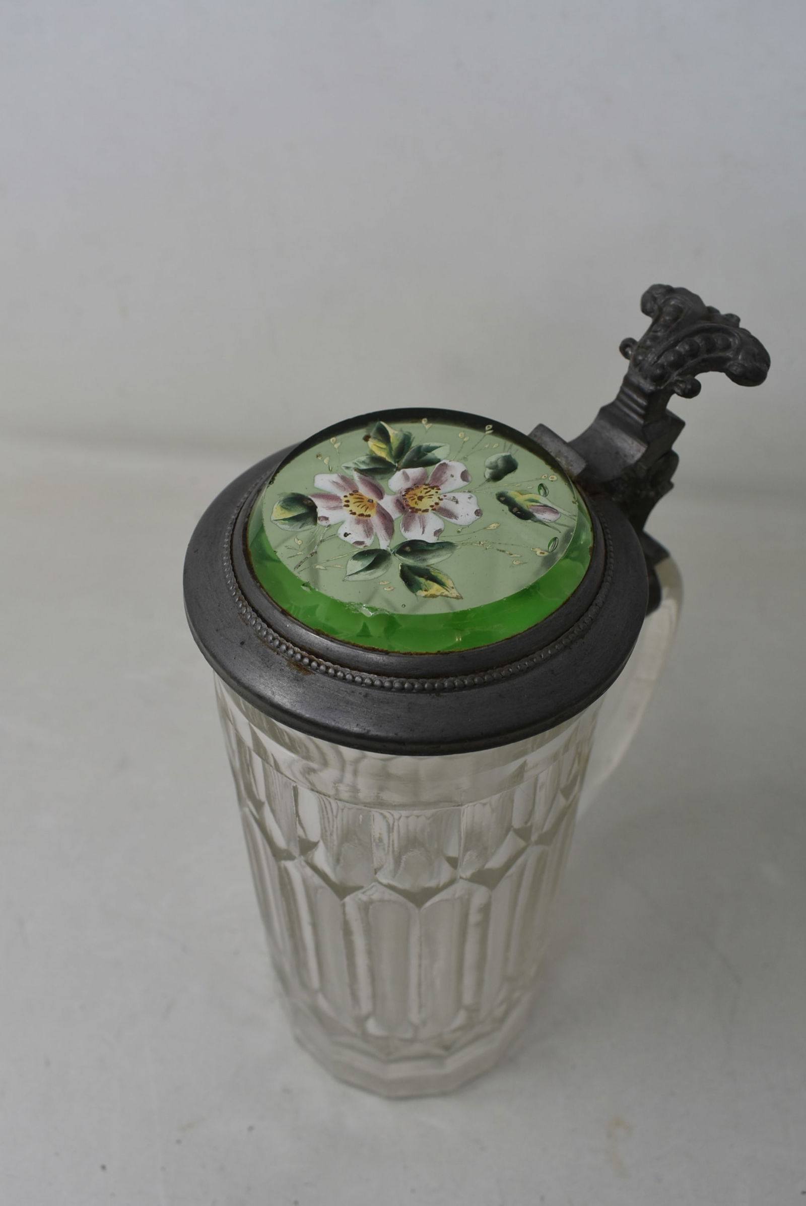 Clear Glass 1/2 Liter Beer Stein with Painted Edelweis on Green Glass Lid (1 of 6)