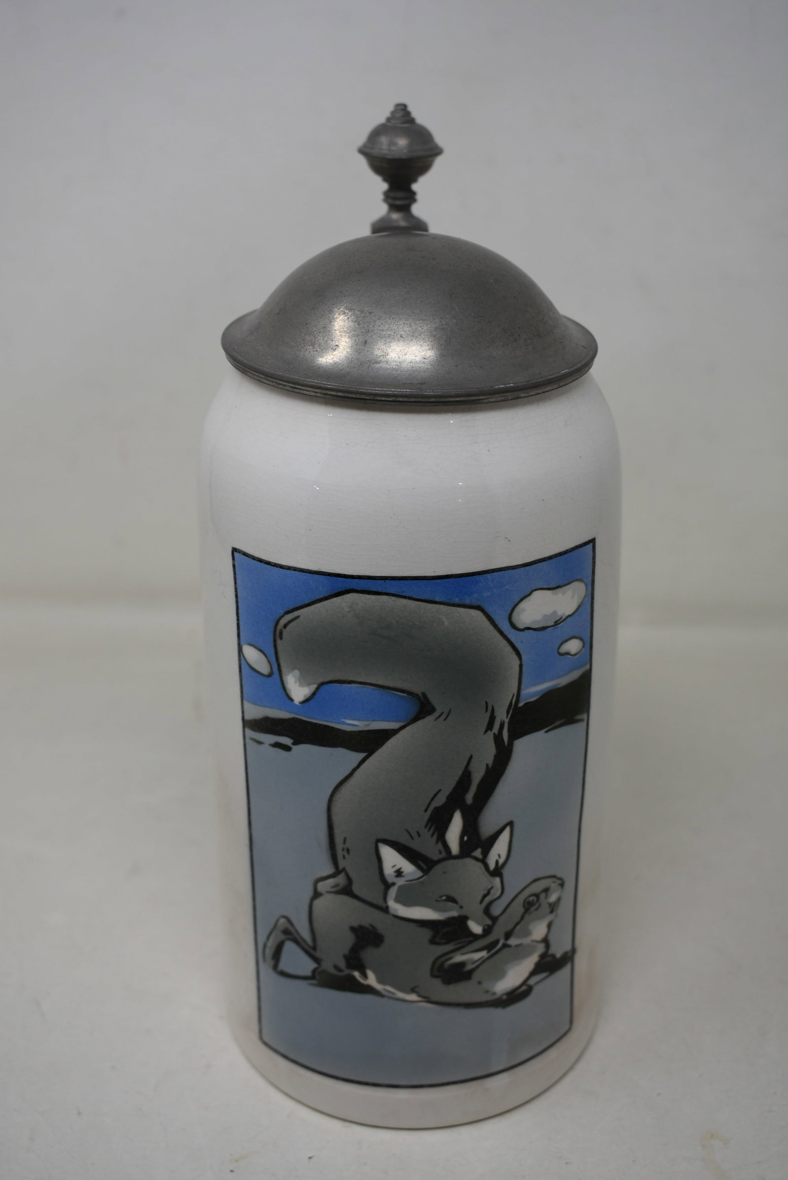 1 Liter Beer Stein with Pewter Lid Fox hunting Rabbit Sarreguemines Rare PUG: 1 Liter Beer Stein with Pewter Lid, Fox and Rabbit. No chips or cracks, some darkening. Rare Sarreguemines