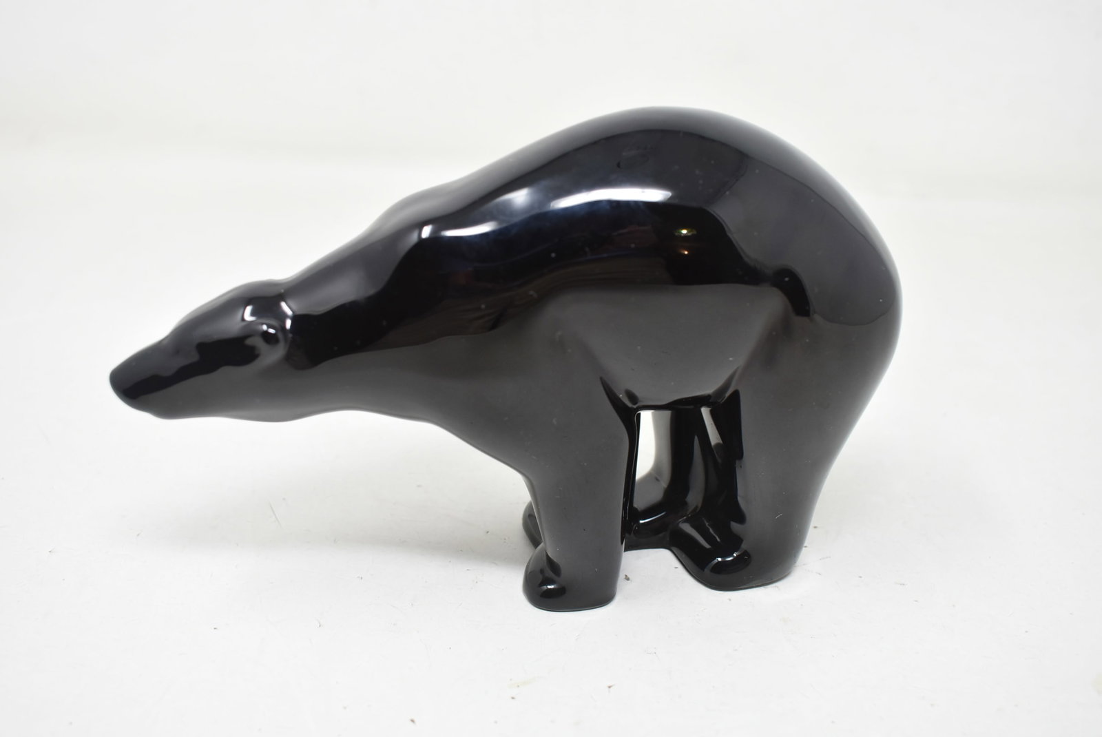 Baccarat Glass Black Polar Bear NICE: Baccarat Glass Black Polar Bear 6.5". It comes in excellent condition.