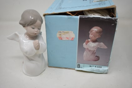 Lladro 4538 "Kneeling Angel" in Box
