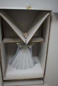 Lladro 5719 Navidad Cantante Angel Tree Topper NEW IN BOX