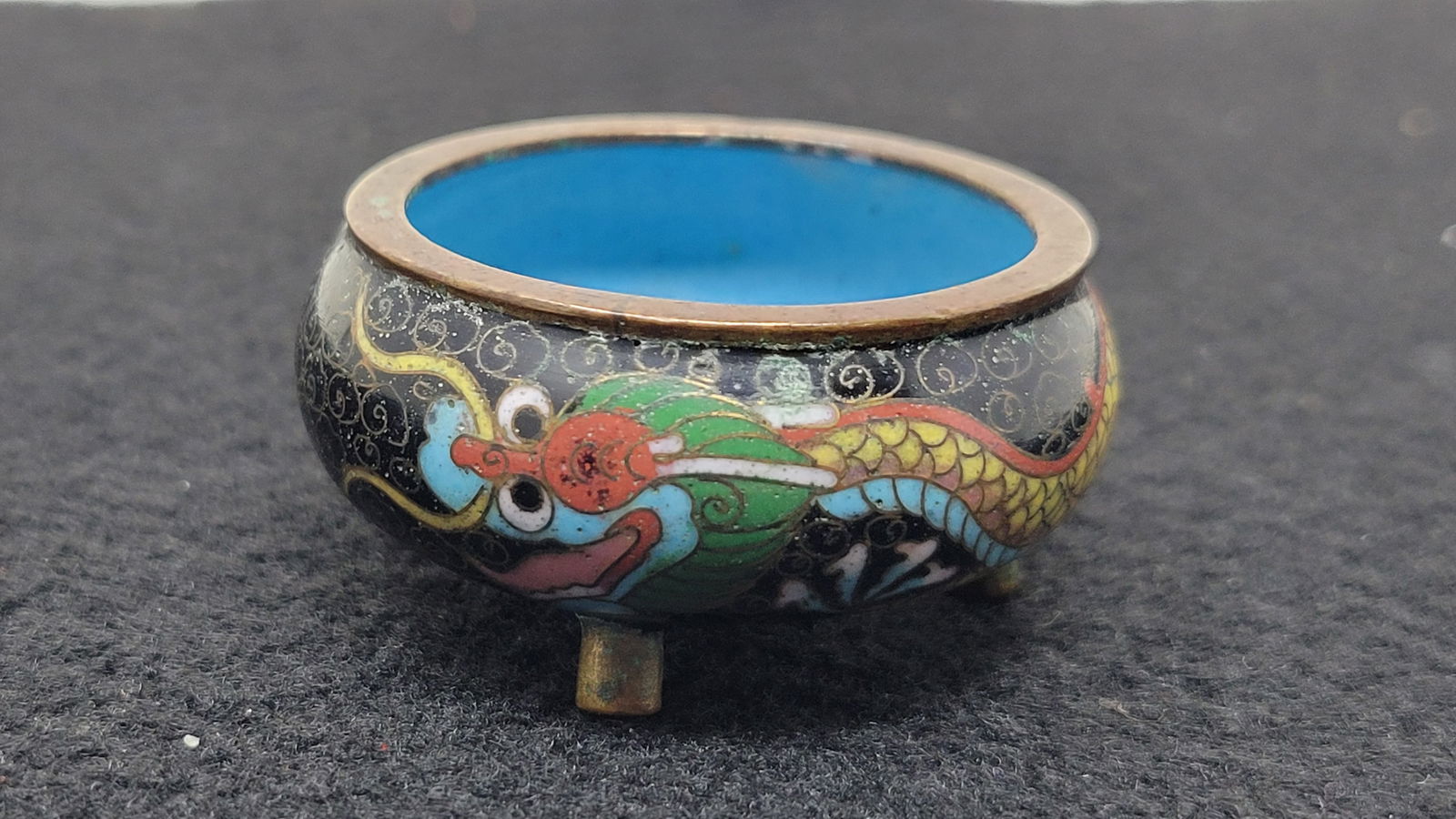 Antique 1800s Cloisonne Open Salt with Dragon: Antique 1800s Cloisonne Open Salt with Dragon. It measures 2" and comes in nice condition.