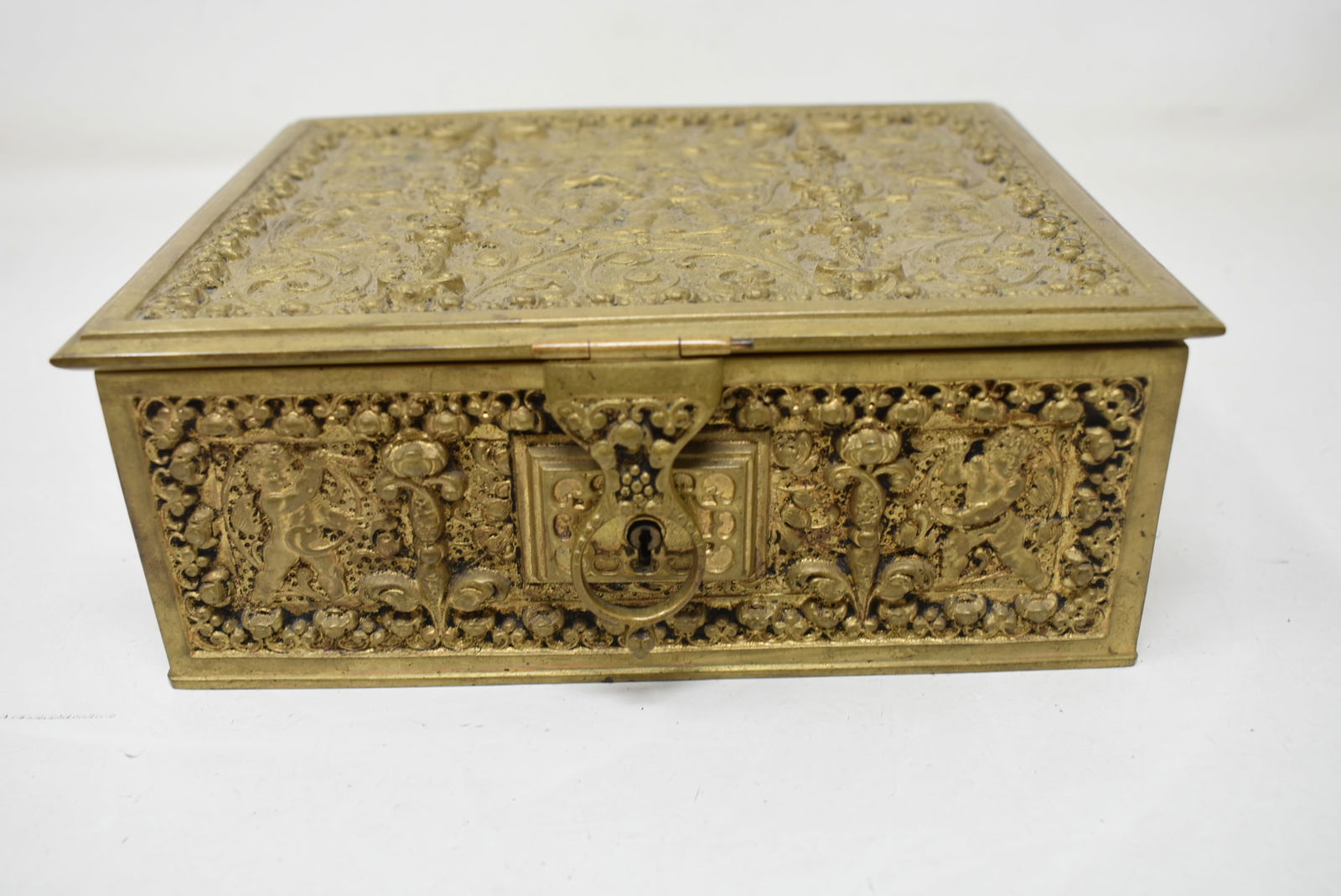 Ornate Erhard & Sohne Germany Art Nouveau Brass Repousse Dresser Box (1 of 8)
