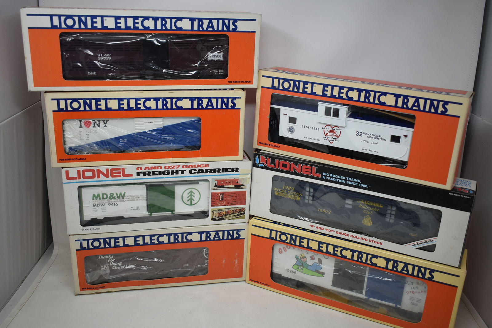 Group of 7 Lionel Trains (1 of 4)
