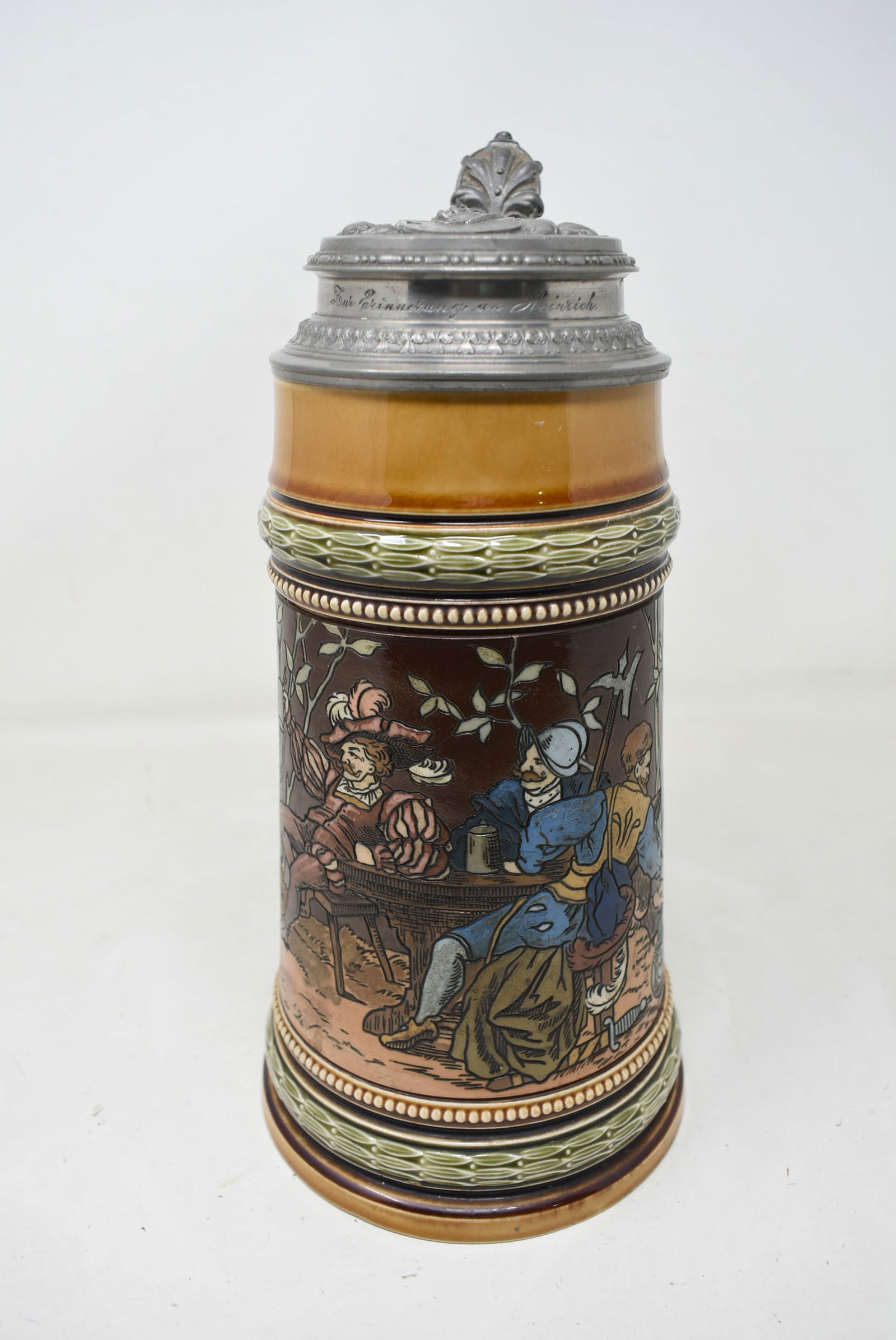 1 Liter Mettlach Etched Beer Stein 1527 with Ornate Pewter Lid w Knight & Sheild (1 of 8)