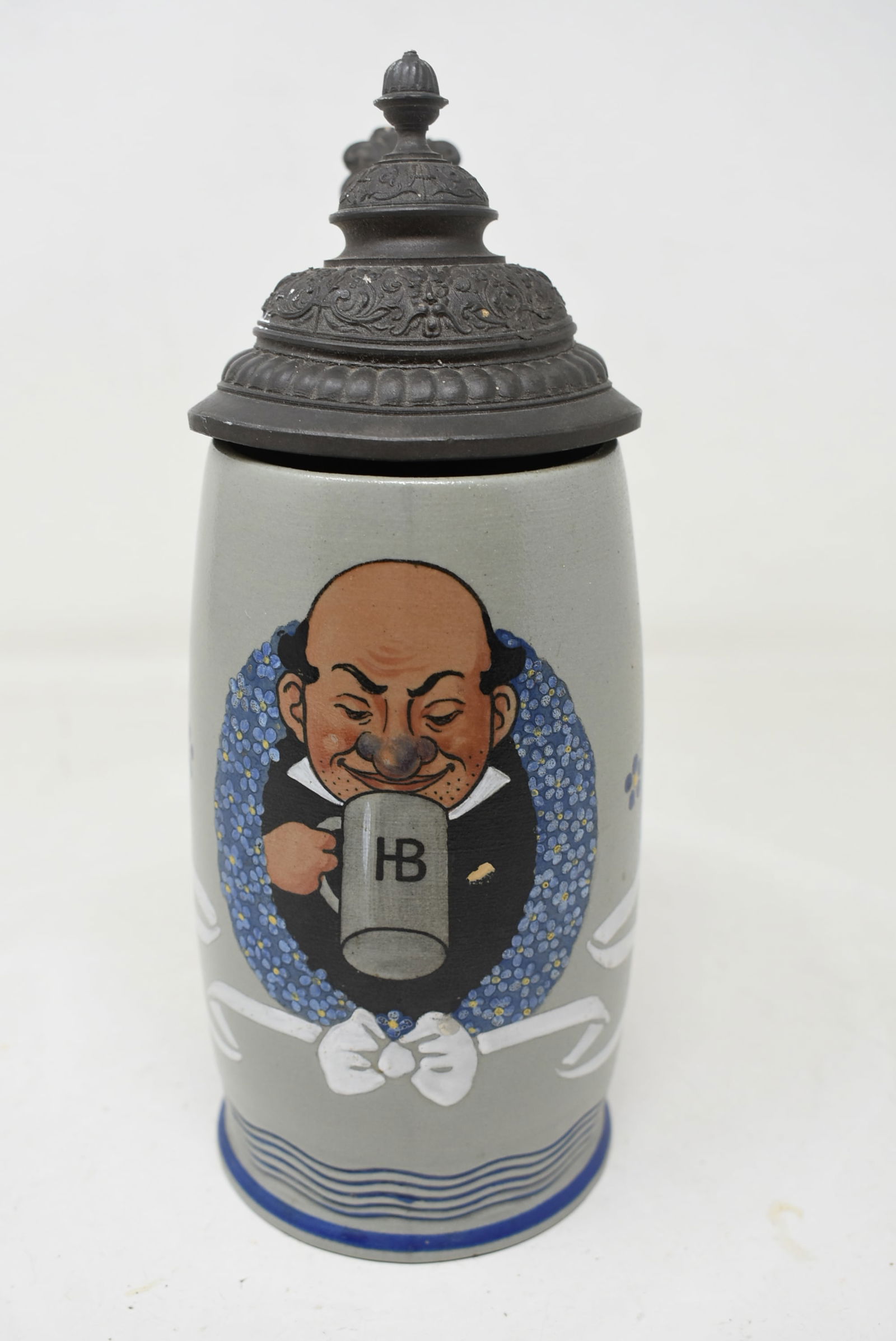 Mettlach Bavaria 1/2 Liter Beer Stein 3078 Man w HB Beer (1 of 8)