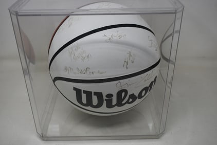 UIC University of Illinois Chicago Team Signed Basketball Jimmy Collins NCAA