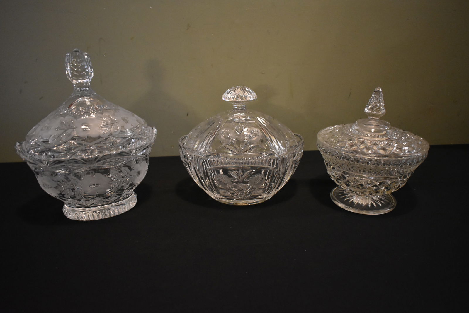 3 Crystal Covered Bowls (1 of 4)