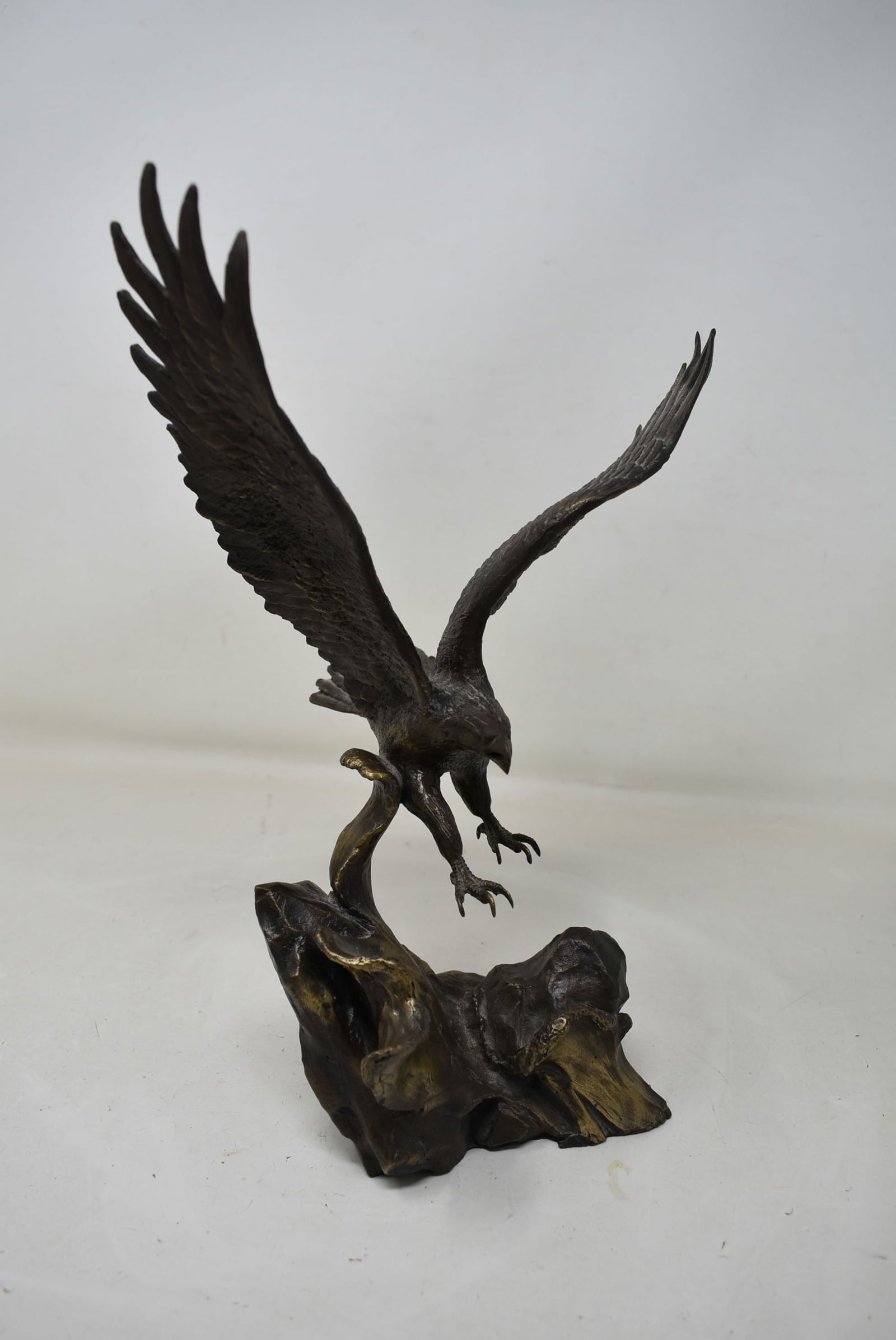 "Wings of Glory" Bronze Sculpture by Ronald Van Ruyckevelt: "Wings of Glory" Bronze Sculpture by Ronnald Van Ruyckevelt. It measures 12" and is in nice condition.