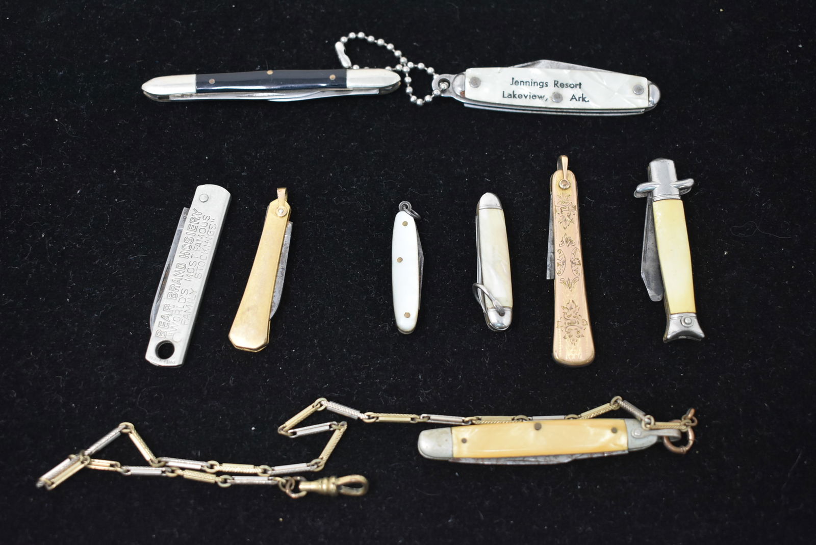 Lot of 9 Vintage Small & Mini Pocket Knives: A Group of 9 Vintage Small & Mini Pocket Knives