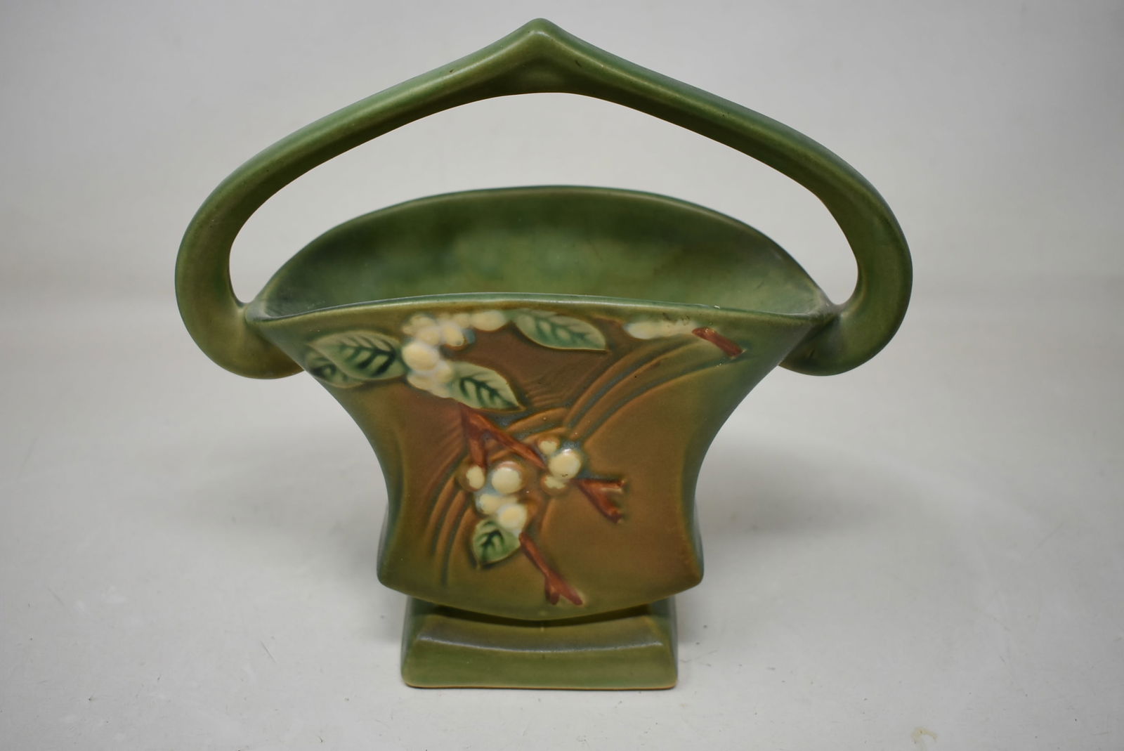 Roseville Pottery Snowberry Green Basket Vase: Roseville Pottery Snowberry Green Basket Vase 8". In nice condition.