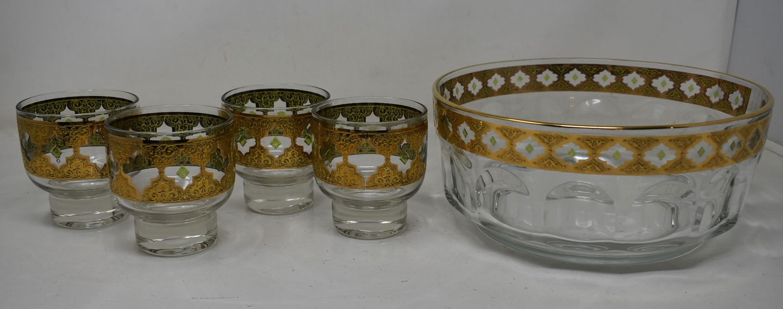 Arcoroc France 8.5" Bowl & 4 Culver Valencia 3.5" Cocktail Glasses: Arcoroc France 8.5" Valencia Crystal Bowl and 4 Vintage Culver Valencia 3.5" Cocktail Glasses.