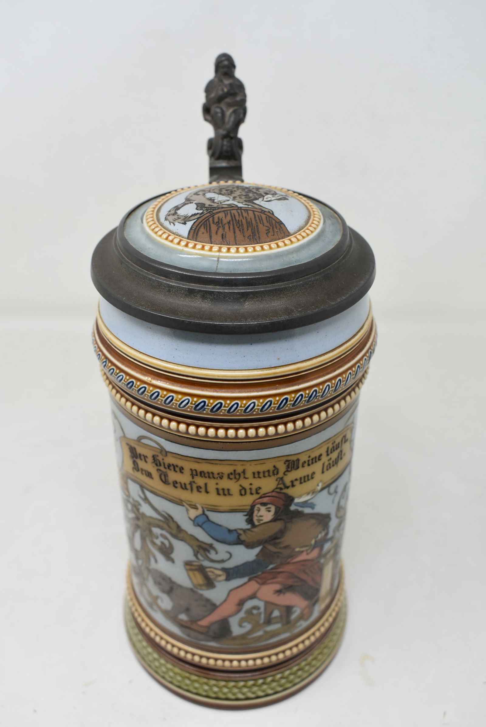 Mettlach 1/2 Liter Beer Stein #1947 (1 of 9)