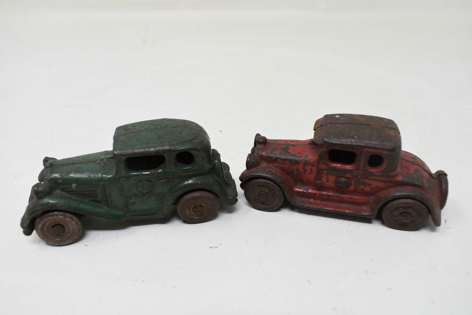2 Vintage Cast Iron Cars (1 of 5)