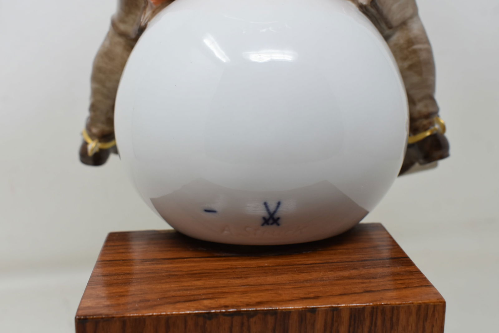 Meissen Baron Von Munchausen Porcelain Figure Numbered 22/250 - 8