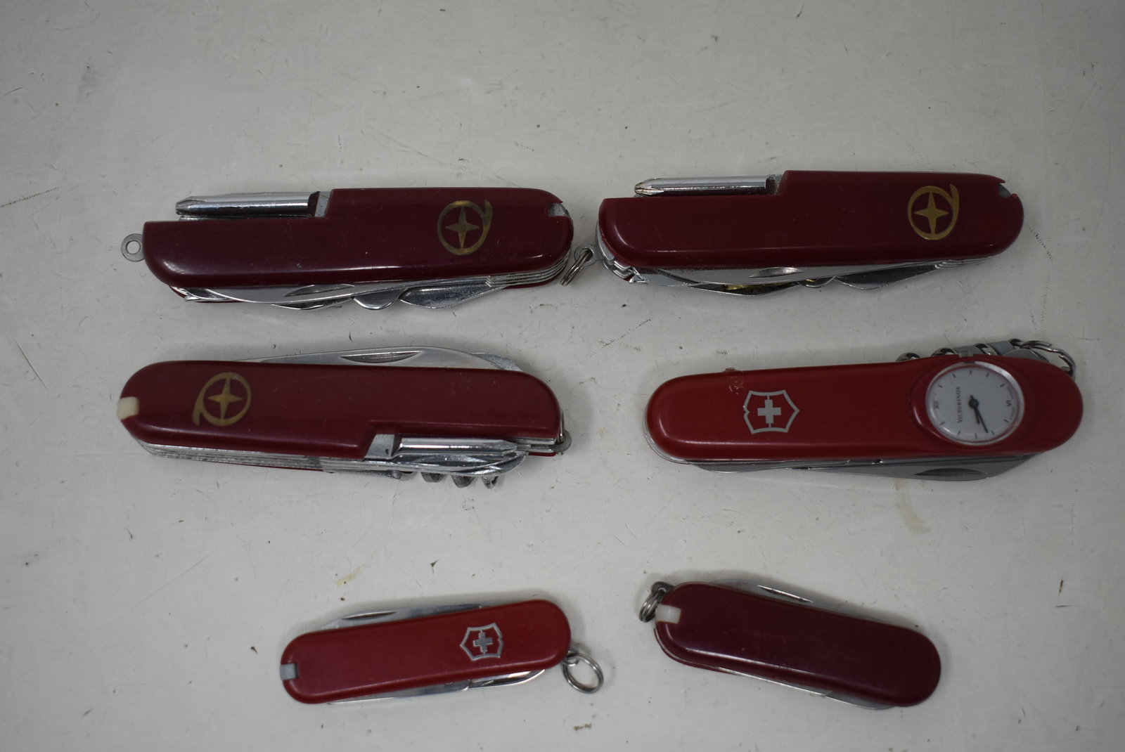 Group of 6 Pocket Knives (1 of 4)