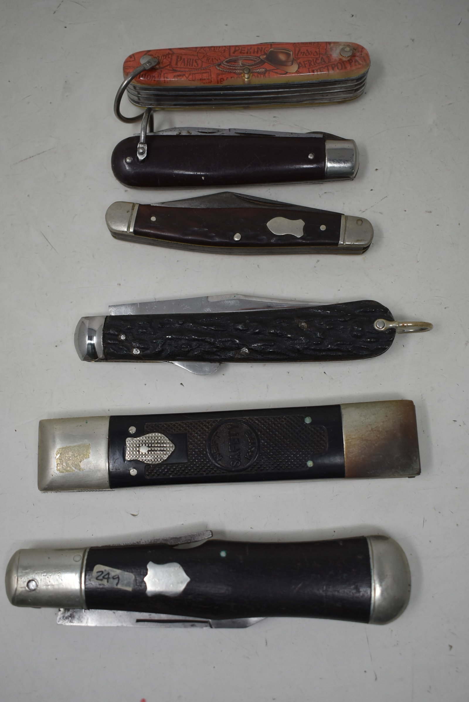 Group of 5 Pocket Knives (1 of 3)